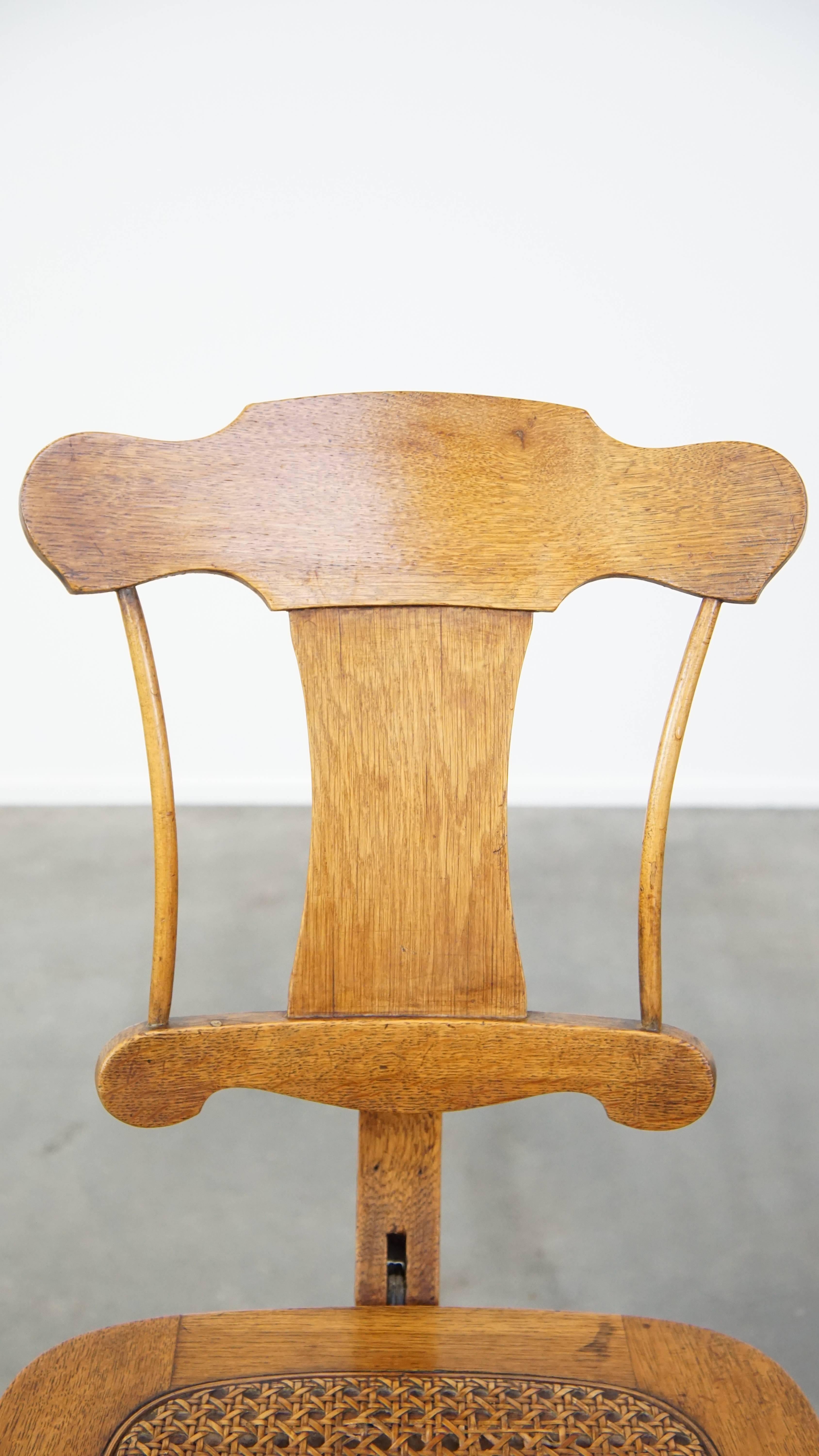 Ancienne chaise de bureau anglaise de la fin du 19e siècle avec dossier inclinable en vente 7