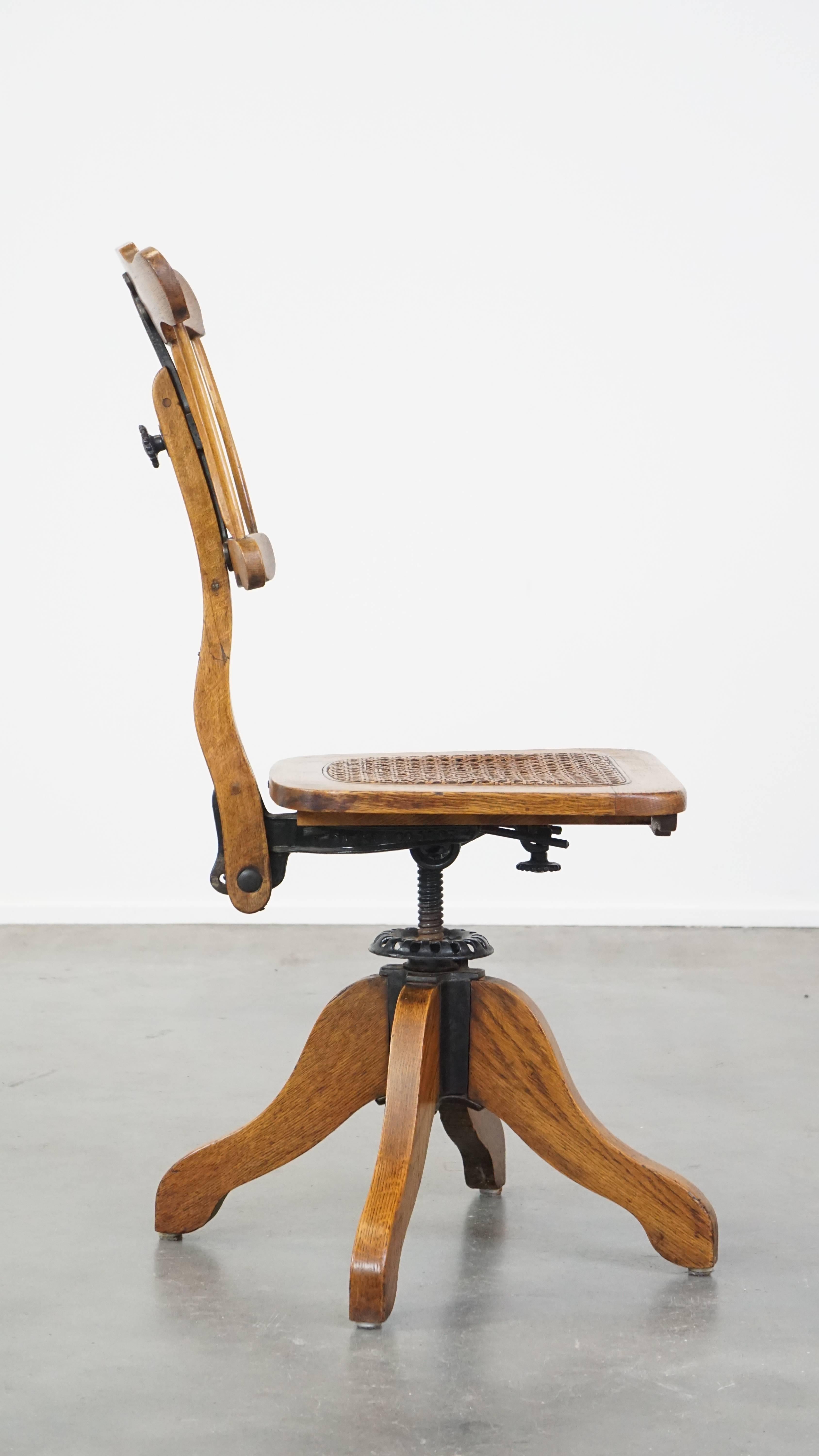 Ancienne chaise de bureau anglaise de la fin du 19e siècle avec dossier inclinable Bon état - En vente à Harderwijk, NL
