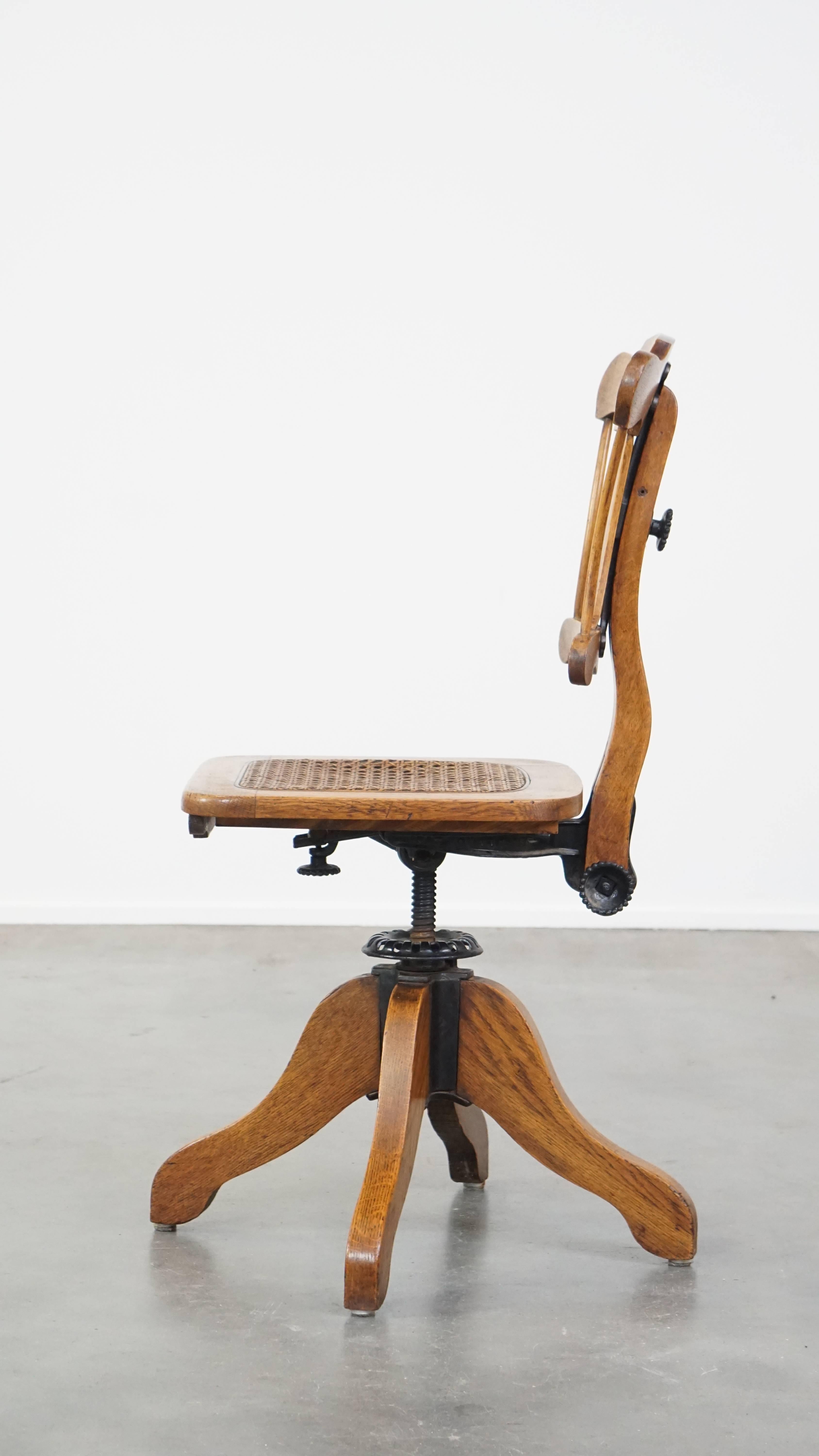 Bois Ancienne chaise de bureau anglaise de la fin du 19e siècle avec dossier inclinable en vente
