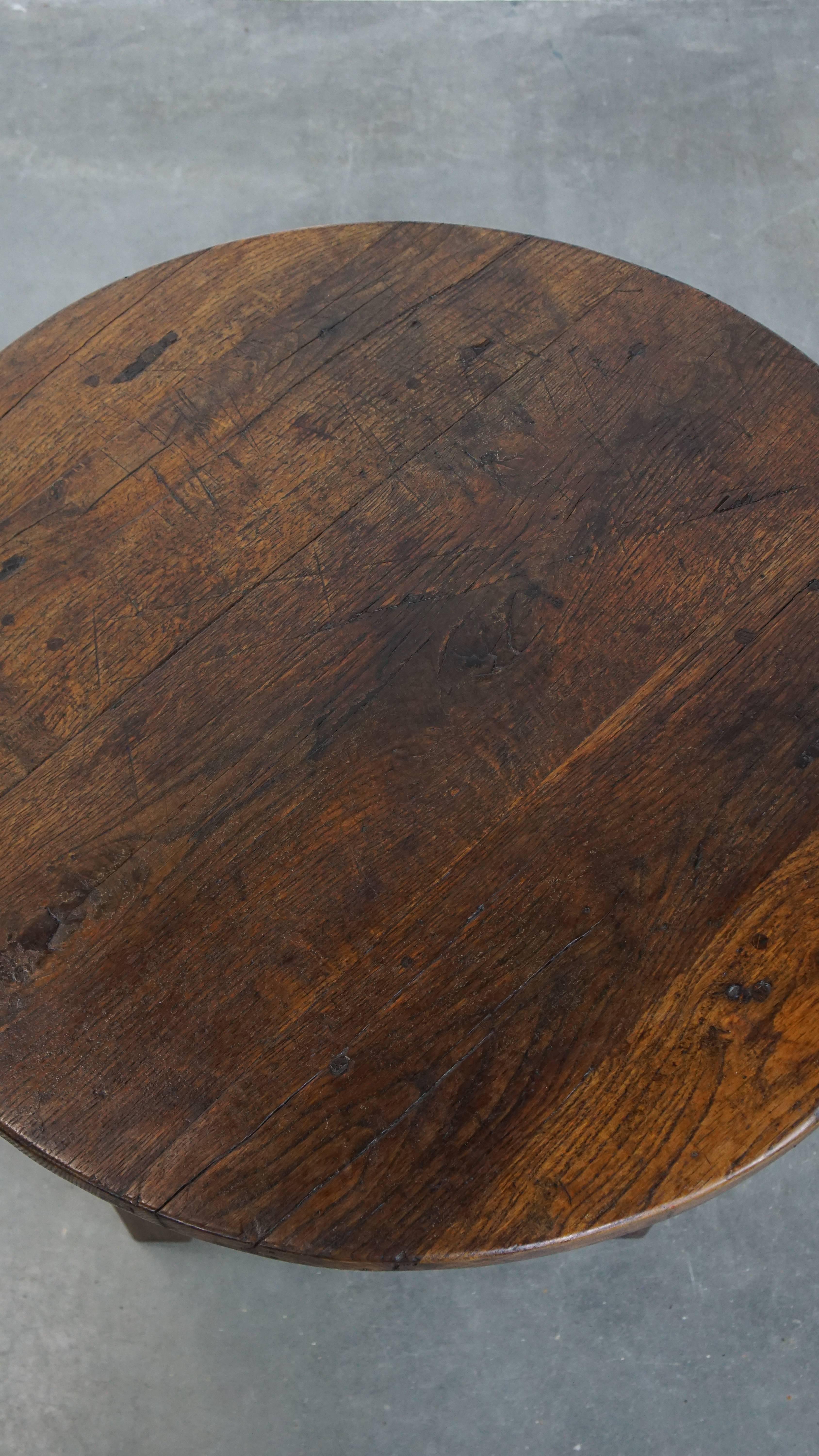 Antico tavolino inglese della fine del XIX secolo realizzato in Oak In condizioni buone in vendita a Harderwijk, NL