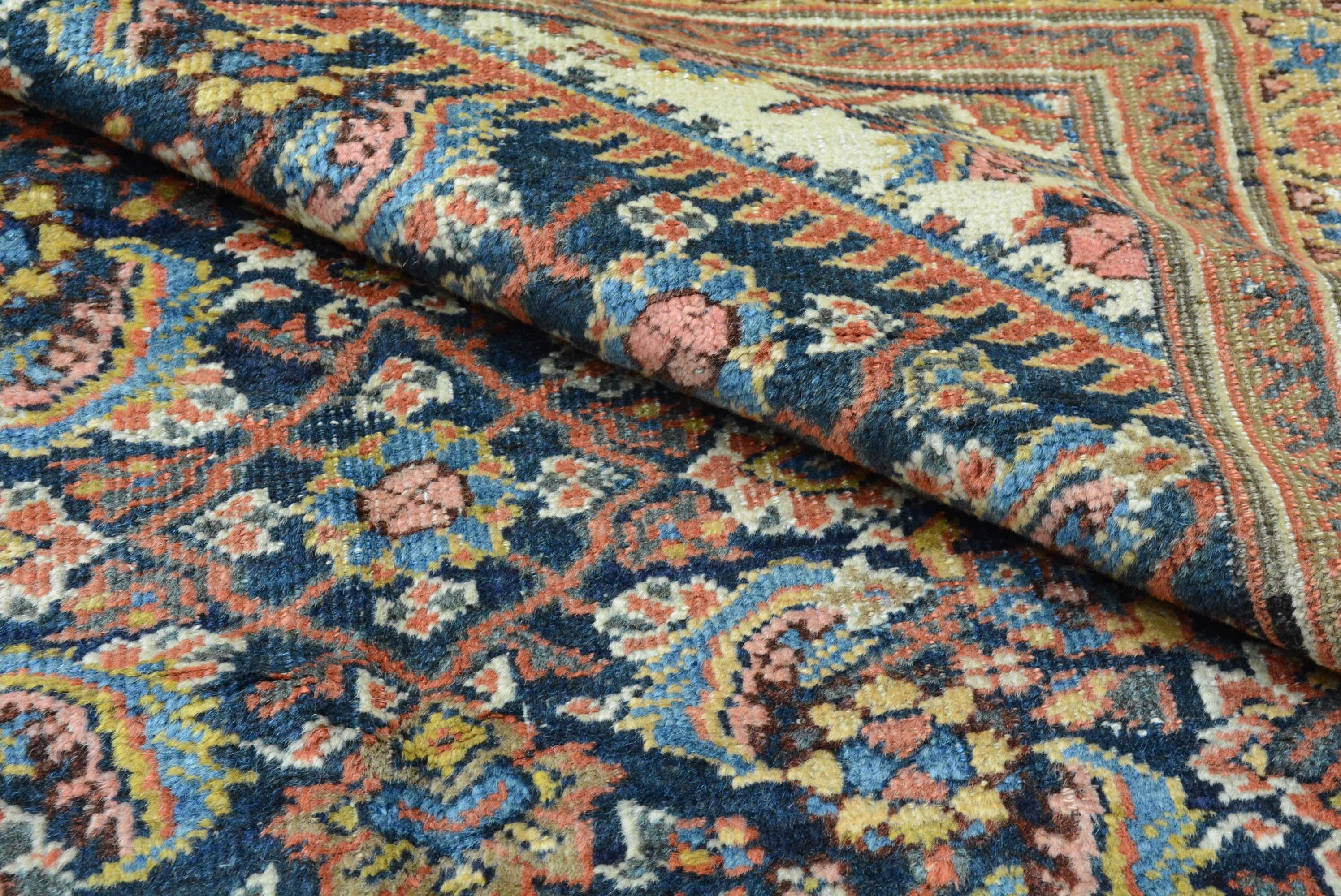Alfombra antigua de la Galería Fereghan de finales del siglo XIX en venta 4