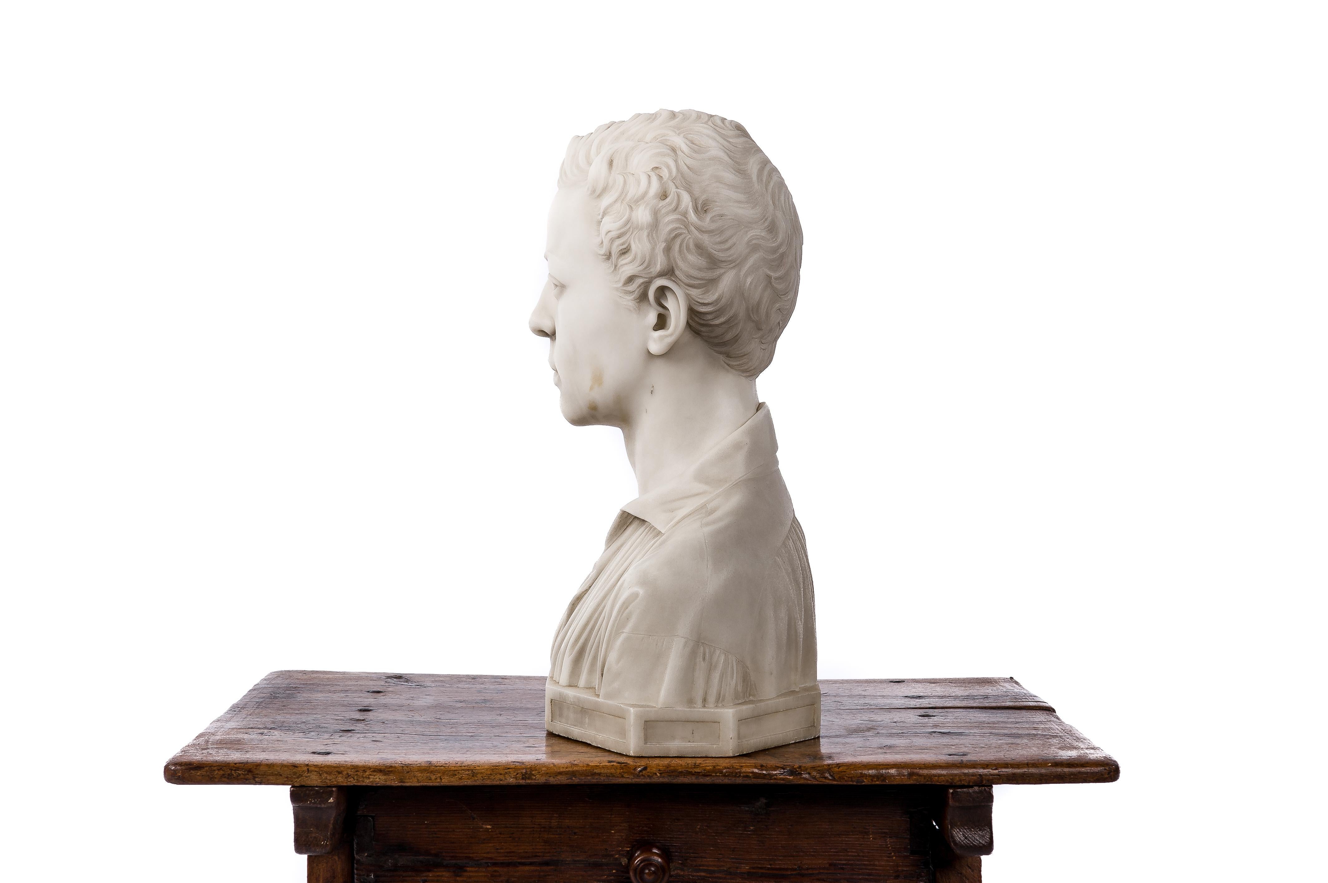 Antique Late 19th Century French Romantic White Carrara Marble Bust In Good Condition In Casteren, NL