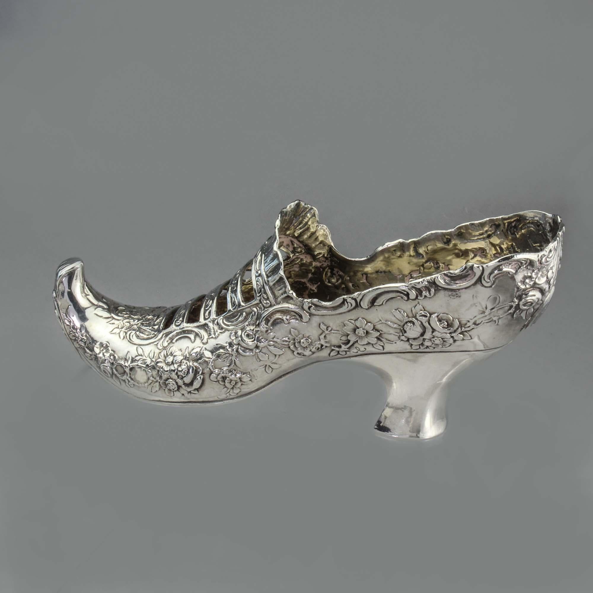 Antiker Deutscher 930, Silber Rokoko-Damenschuh mit Elfer-Zehe aus dem späten 19. Jahrhundert im Zustand „Gut“ im Angebot in Braintree, GB