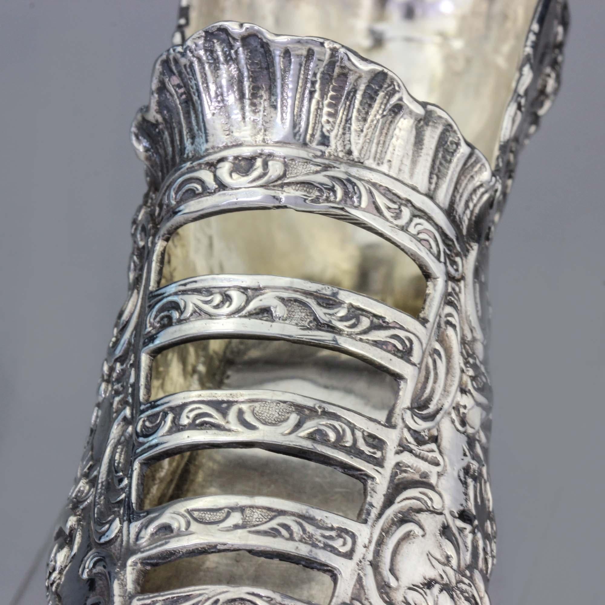 Antique Late 19th Century German 930, Silver Rococo Lady's Shoe with Elf Toe In Good Condition For Sale In Braintree, GB