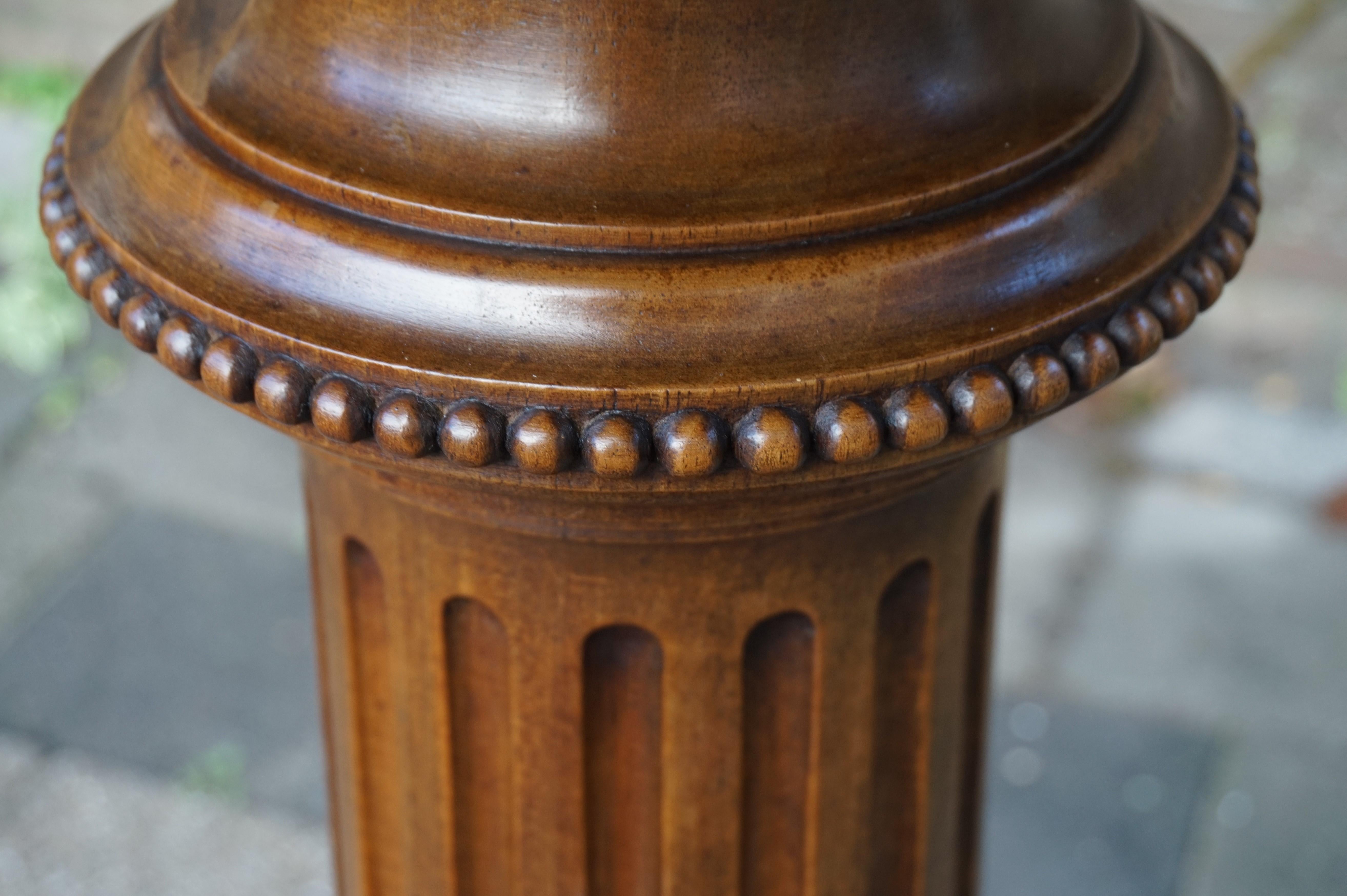 Hand-Carved Antique Late 19th Century Hand Carved Solid Nutwood Round Pedestal Display Stand