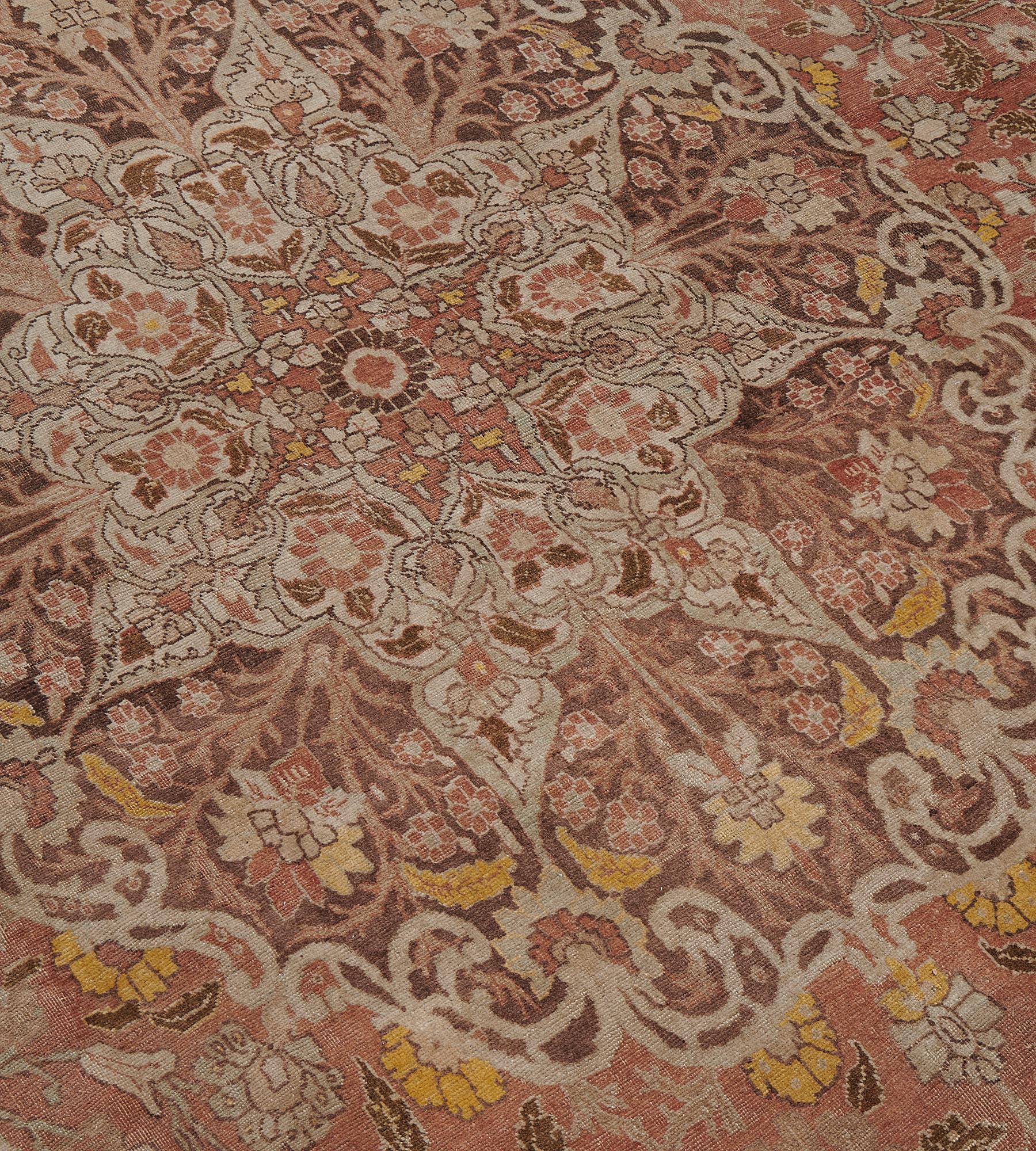 Noué à la main Ancien tapis Tabriz en laine tissé à la main de la fin du 19e siècle en vente