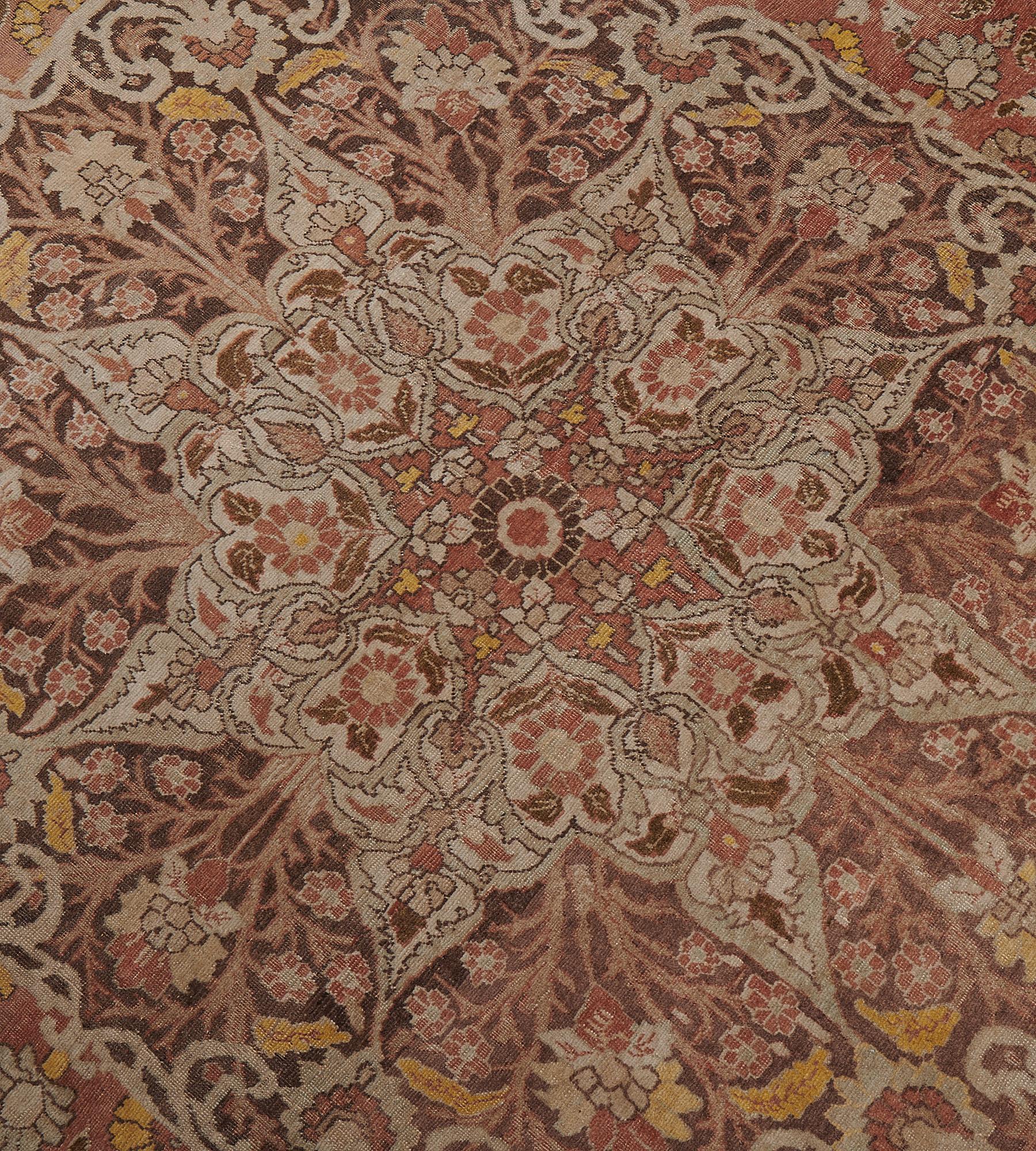 Laine Ancien tapis Tabriz en laine tissé à la main de la fin du 19e siècle en vente