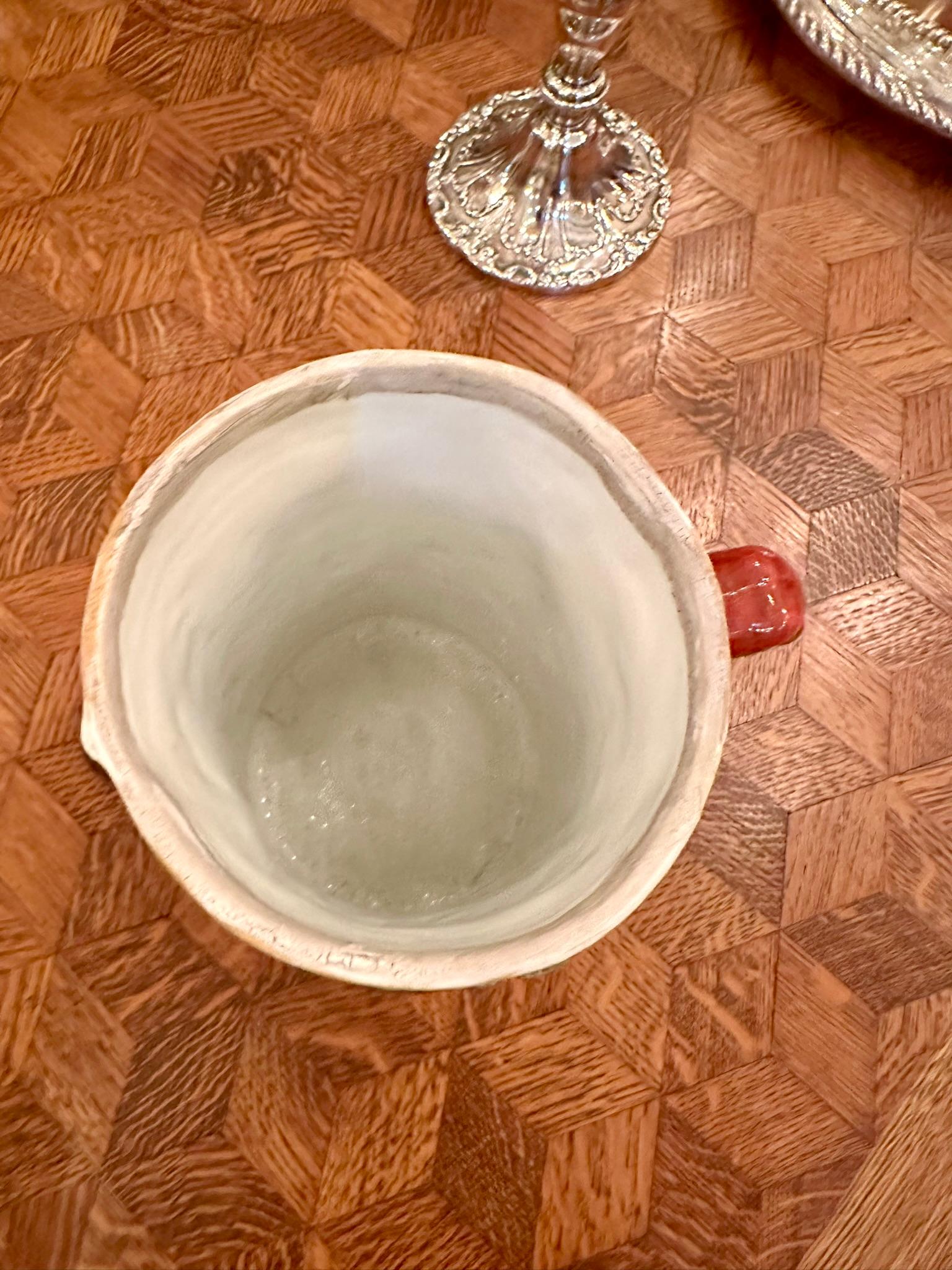 Porcelaine Ancienne tasse en porcelaine de Capo di Monte de la fin du 19e siècle avec couvercle. en vente