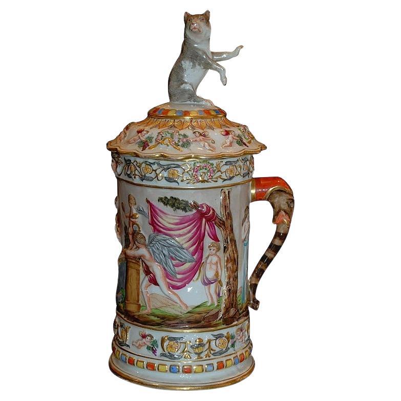 Antigua taza de porcelana italiana de finales del siglo XIX Capo Di Monte con tapa.