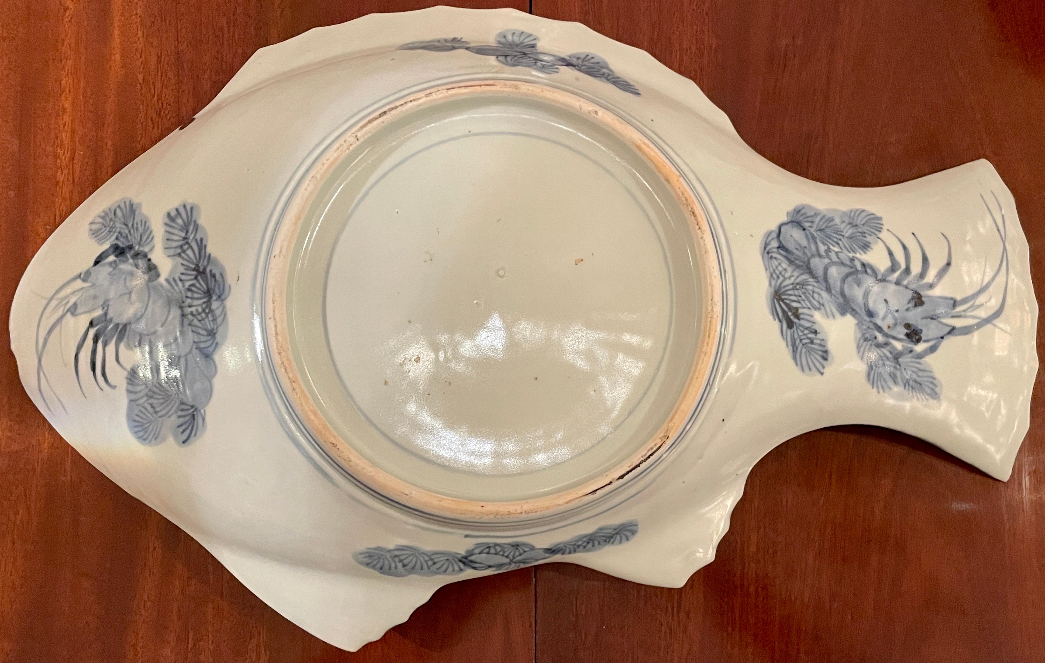 Antique Late 19th Century Japanese Porcelain Fish-Shaped Platter circa 1890-1910 For Sale 1