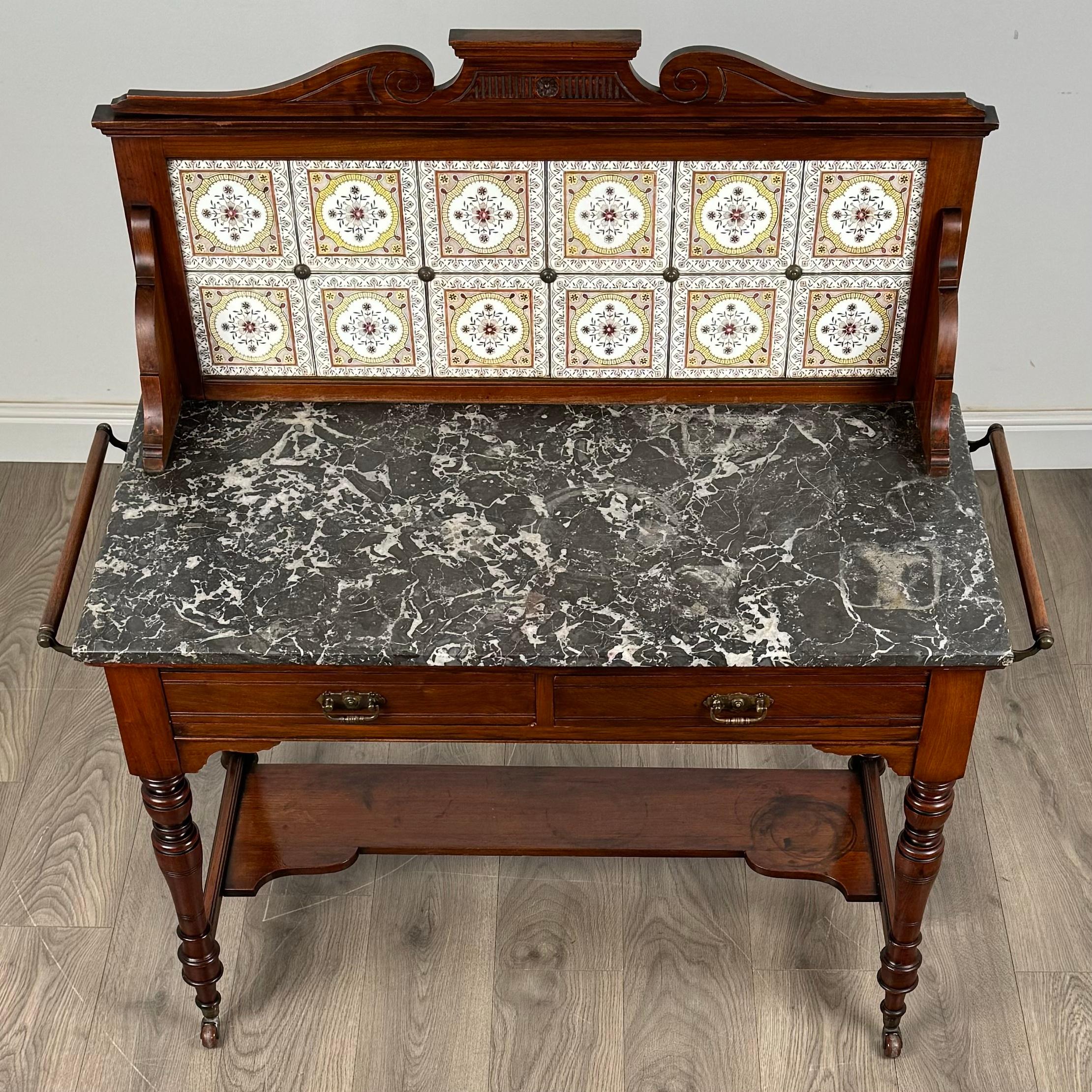 Ancien lavabo en noyer de la fin du 19ème siècle avec dessus en marbre ( REF AF-3466 ) en vente 3