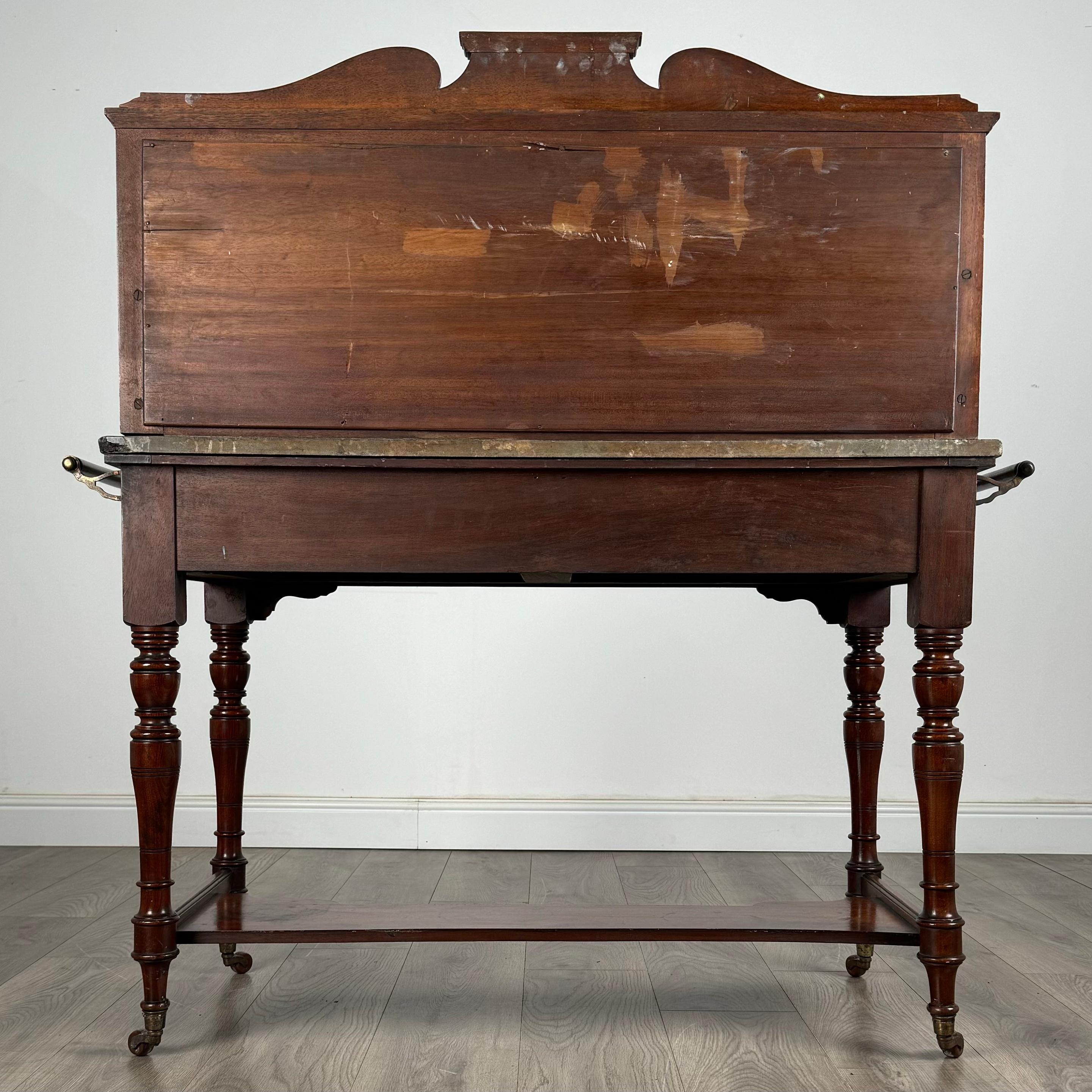 XIXe siècle Ancien lavabo en noyer de la fin du 19ème siècle avec dessus en marbre ( REF AF-3466 ) en vente