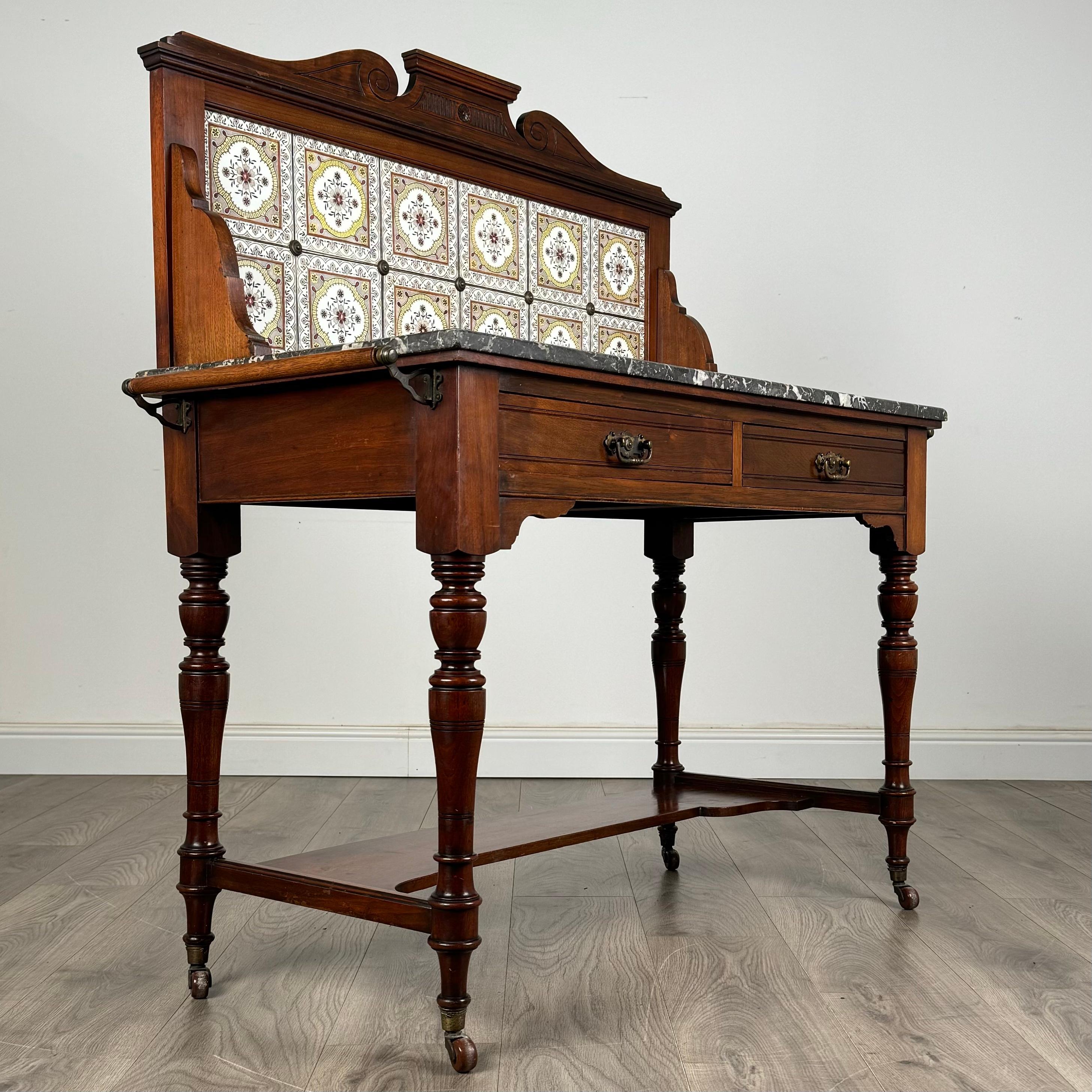 Ancien lavabo en noyer de la fin du 19ème siècle avec dessus en marbre ( REF AF-3466 ) en vente 2