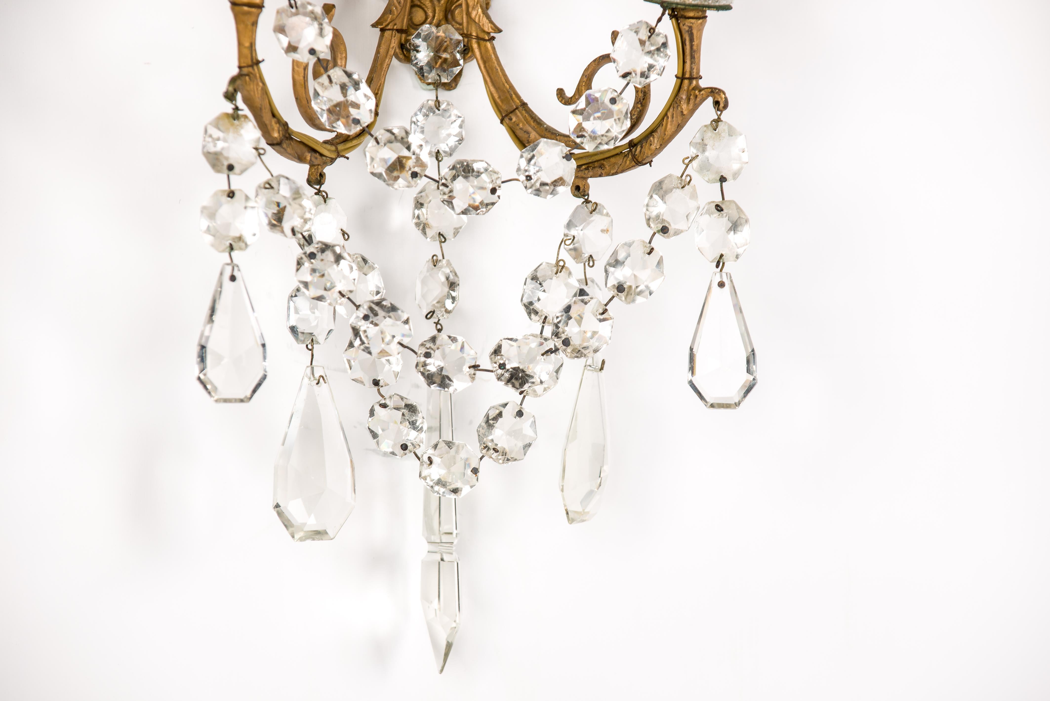 Antique late 19th century pair of brass and baccarat crystal wall sconces In Good Condition In Casteren, NL