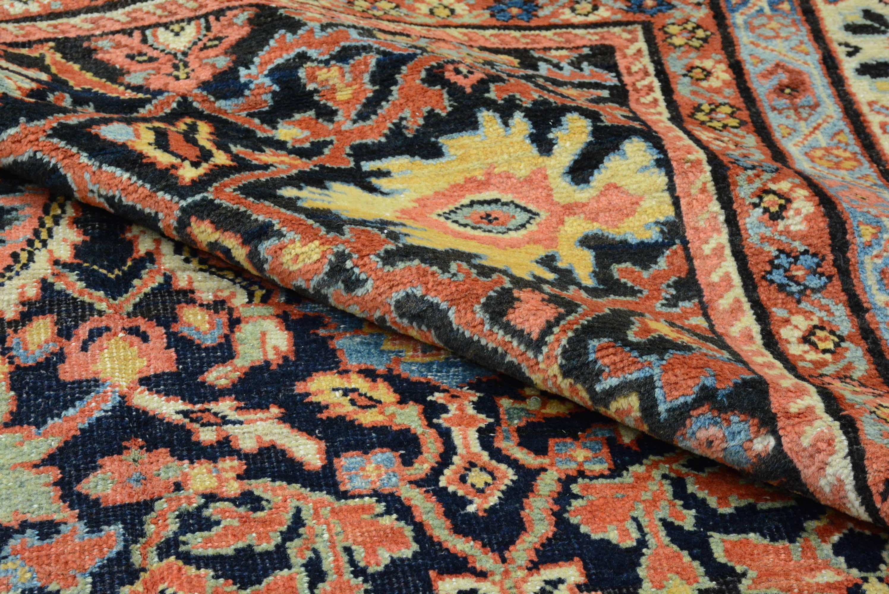Antique Late 19th Century Persian Fereghan Carpet im Angebot 3