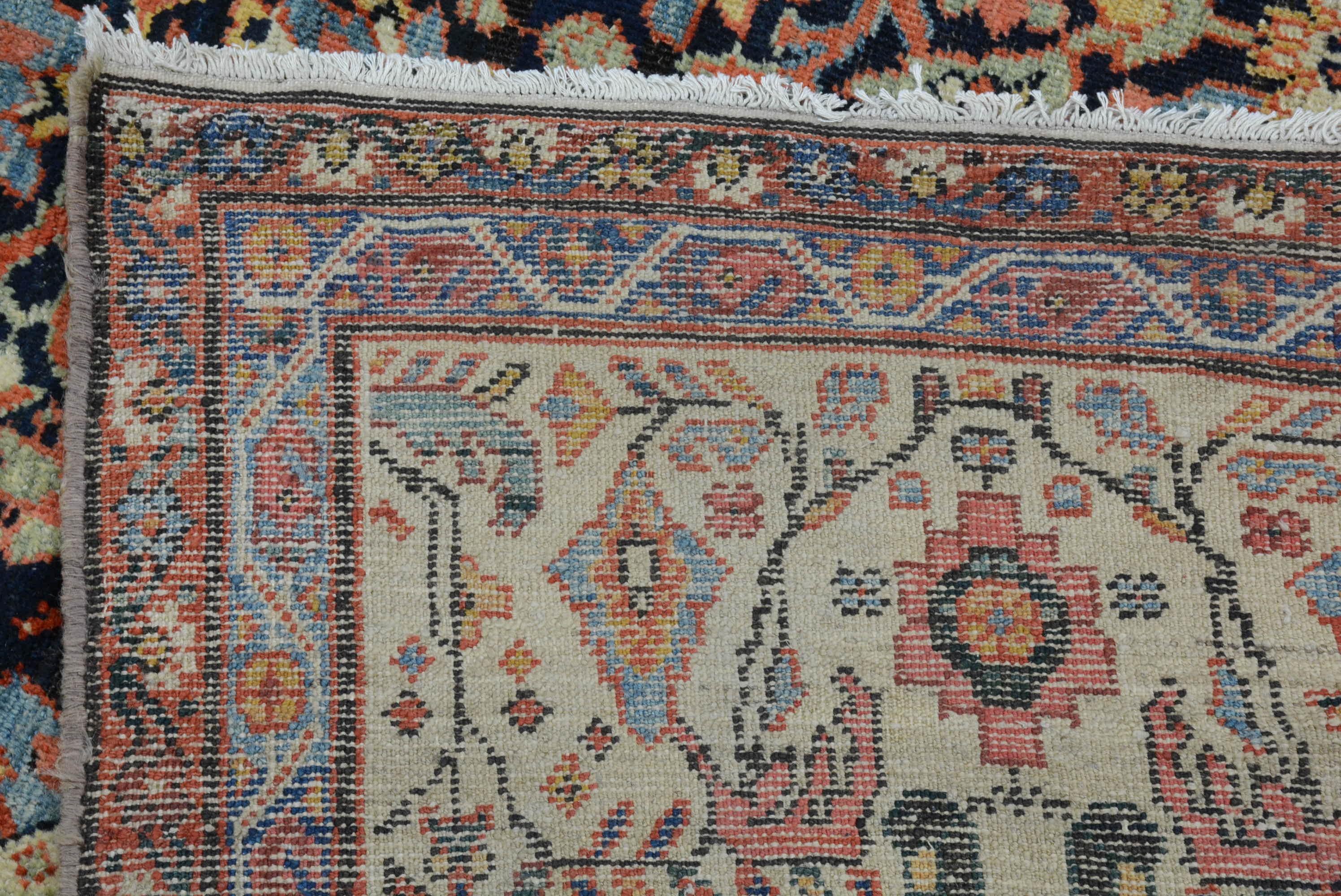 Antique Late 19th Century Persian Fereghan Carpet im Angebot 4