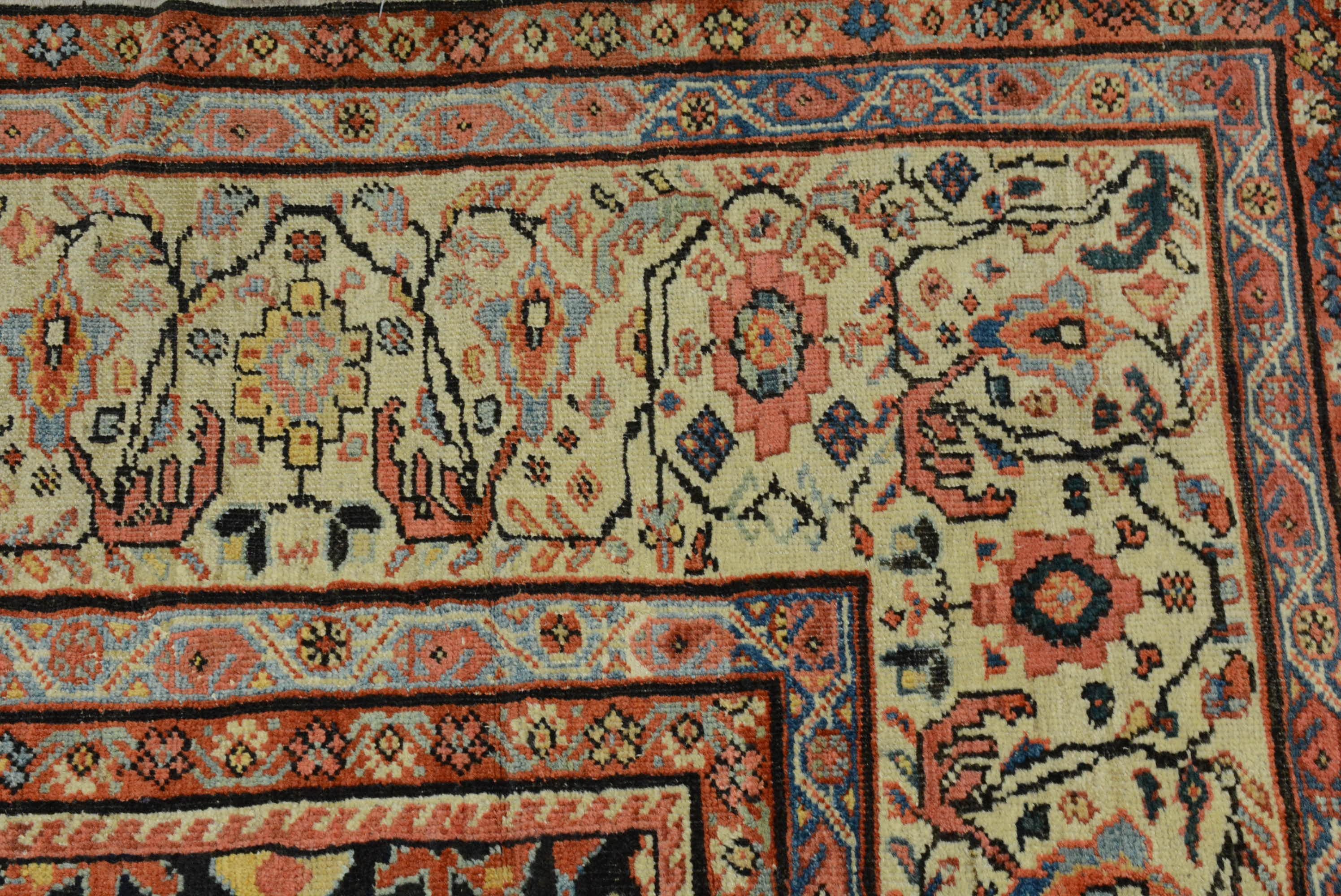 Antique Late 19th Century Persian Fereghan Carpet (Wolle) im Angebot