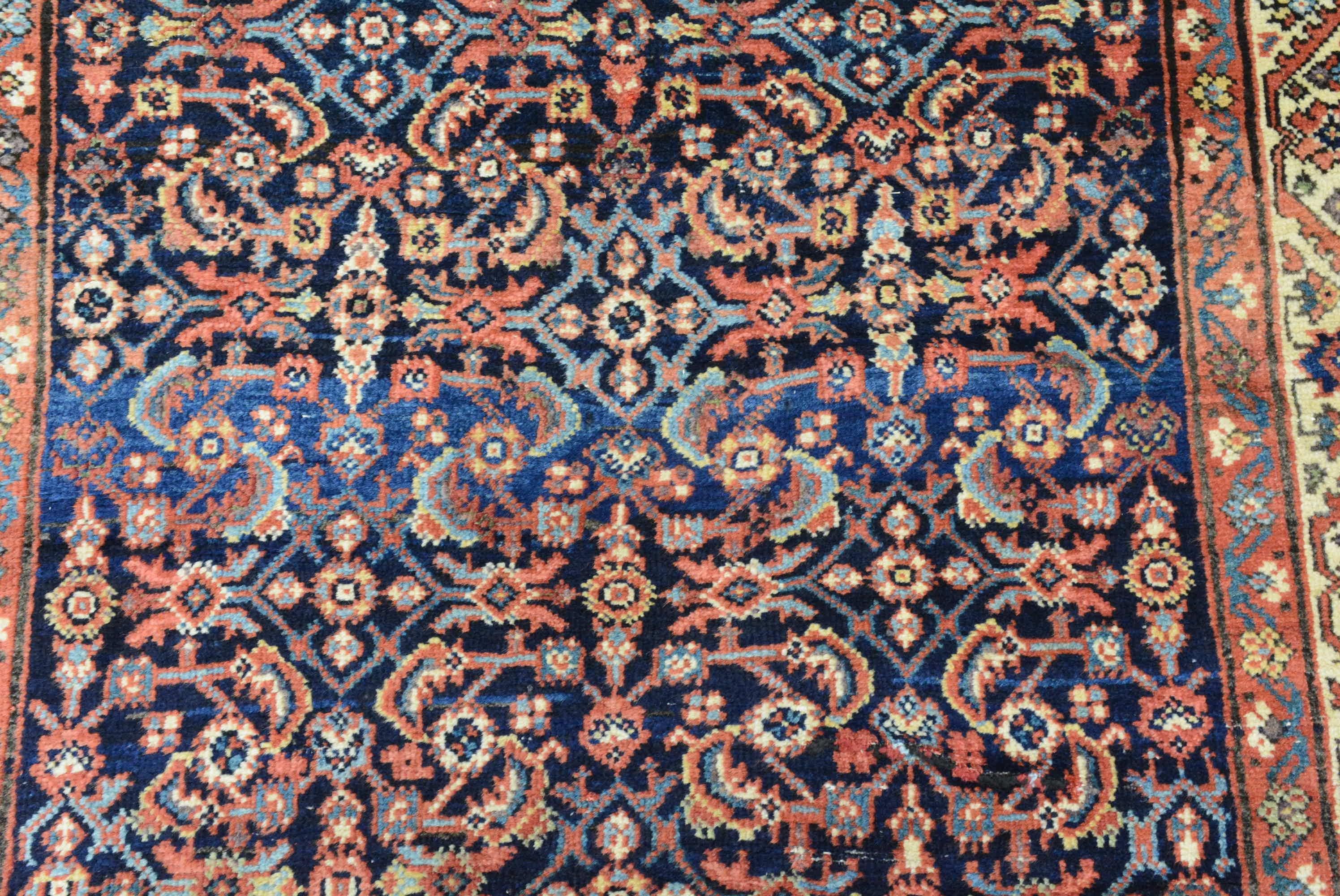 Antique Late 19th Century Persian Fereghan Rug In Good Condition For Sale In Closter, NJ
