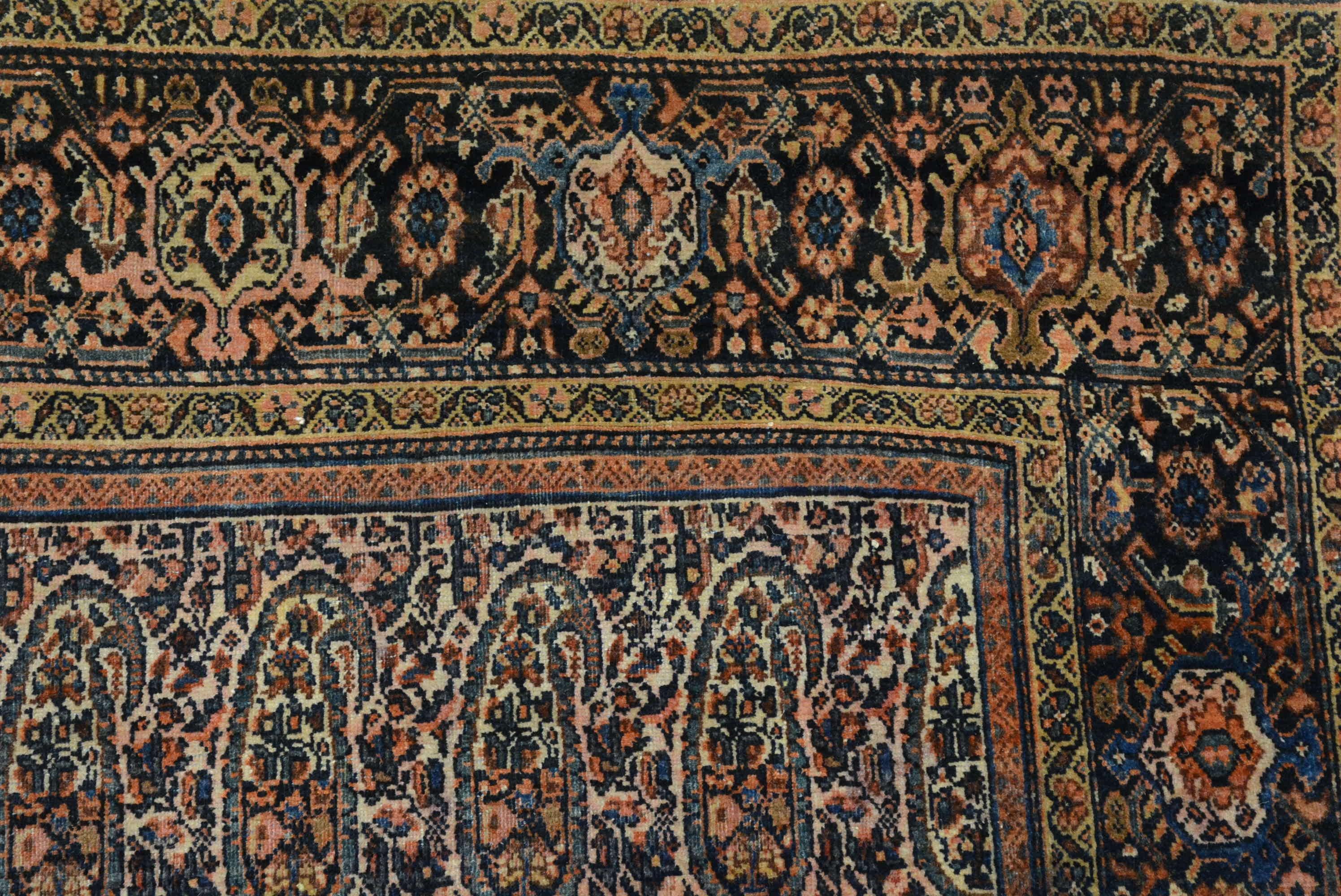 Antiker persischer Fereghan Sarouk-Teppich aus dem späten 19. (Pflanzlich gefärbt) im Angebot