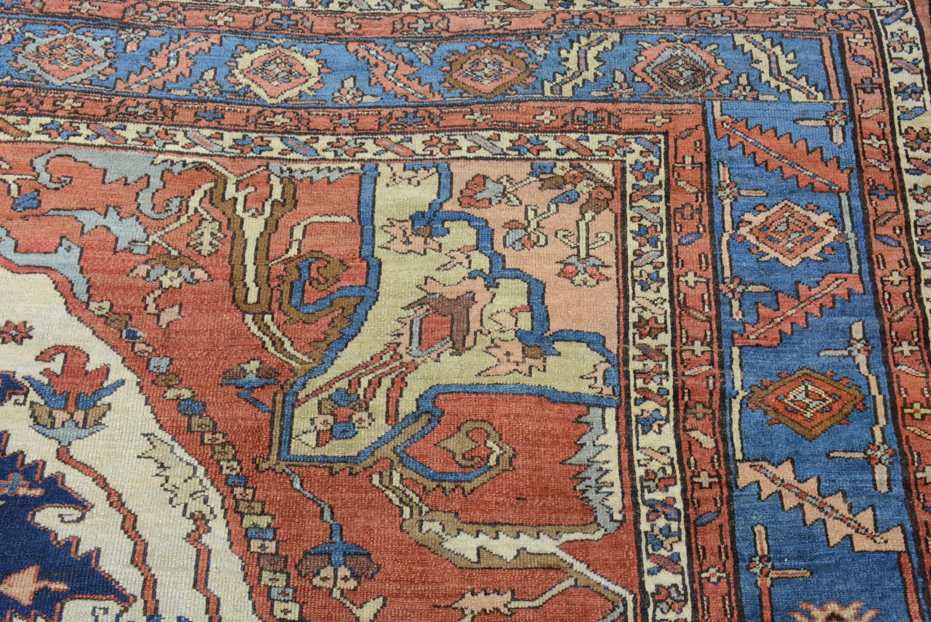 Antiker persischer Heriz-Teppich aus dem späten 19. Jahrhundert (Persisch) im Angebot