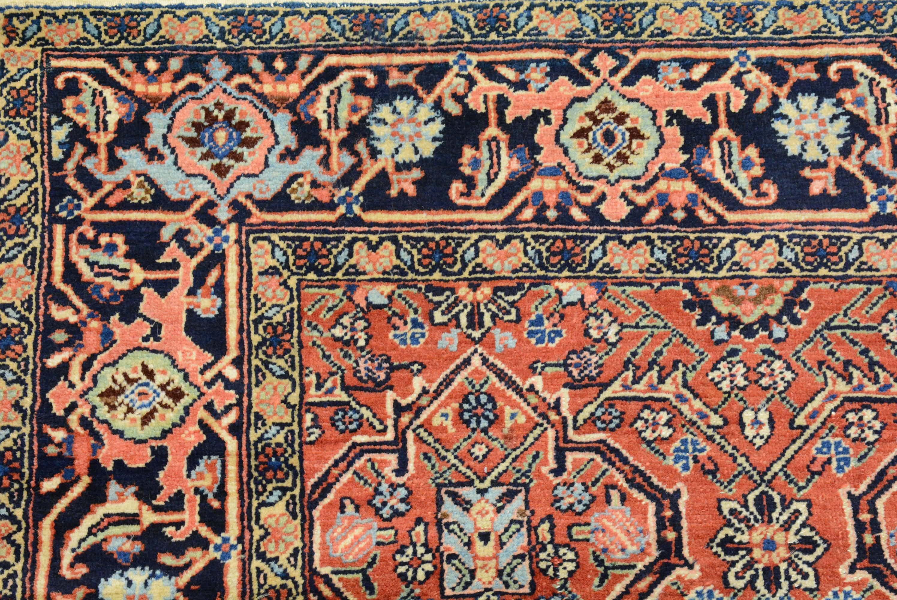 Teinture végétale Ancien tapis persan Heriz de la fin du 19e siècle en vente