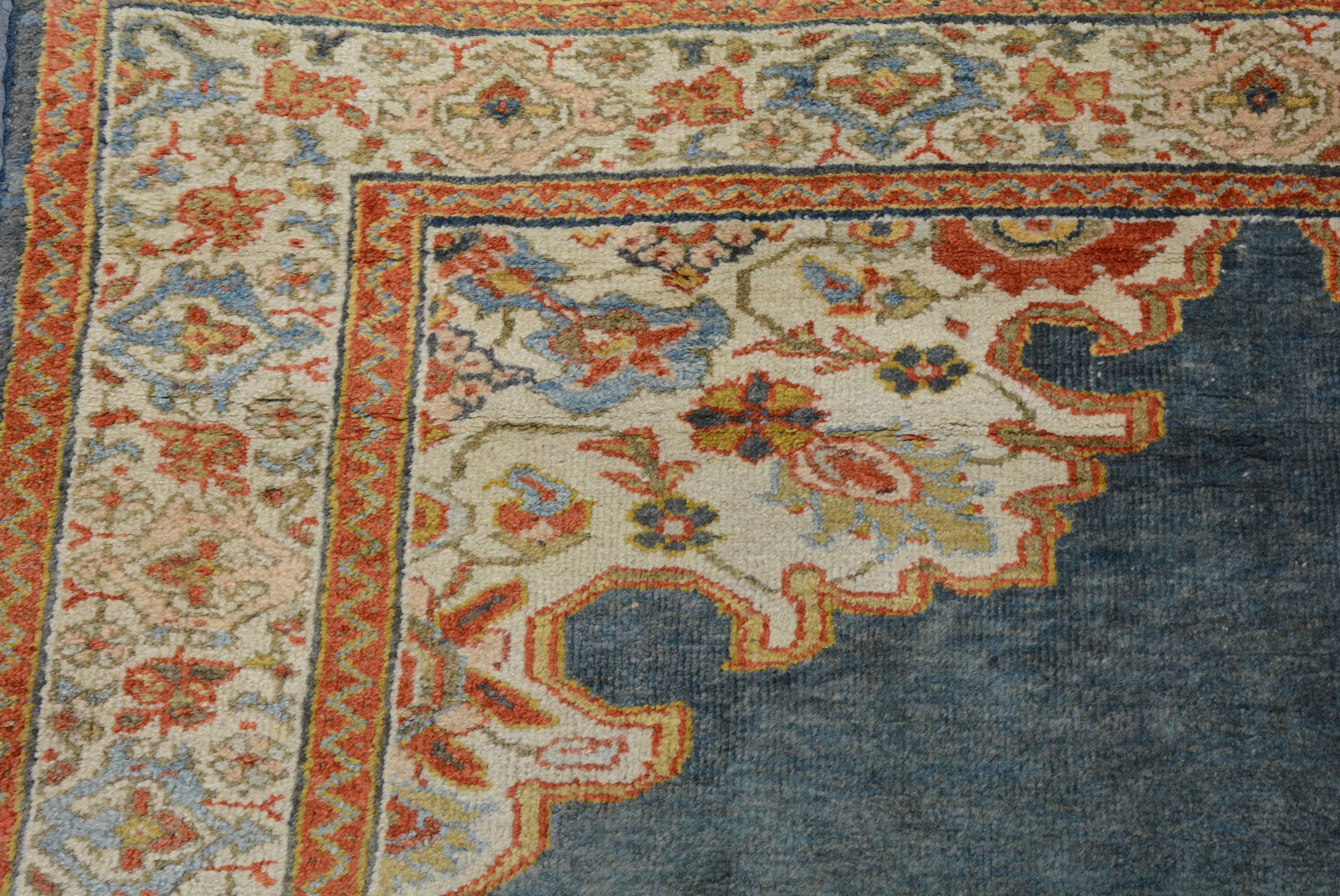 Antiker persischer Sultanabad-Teppich aus dem späten 19. (Pflanzlich gefärbt) im Angebot