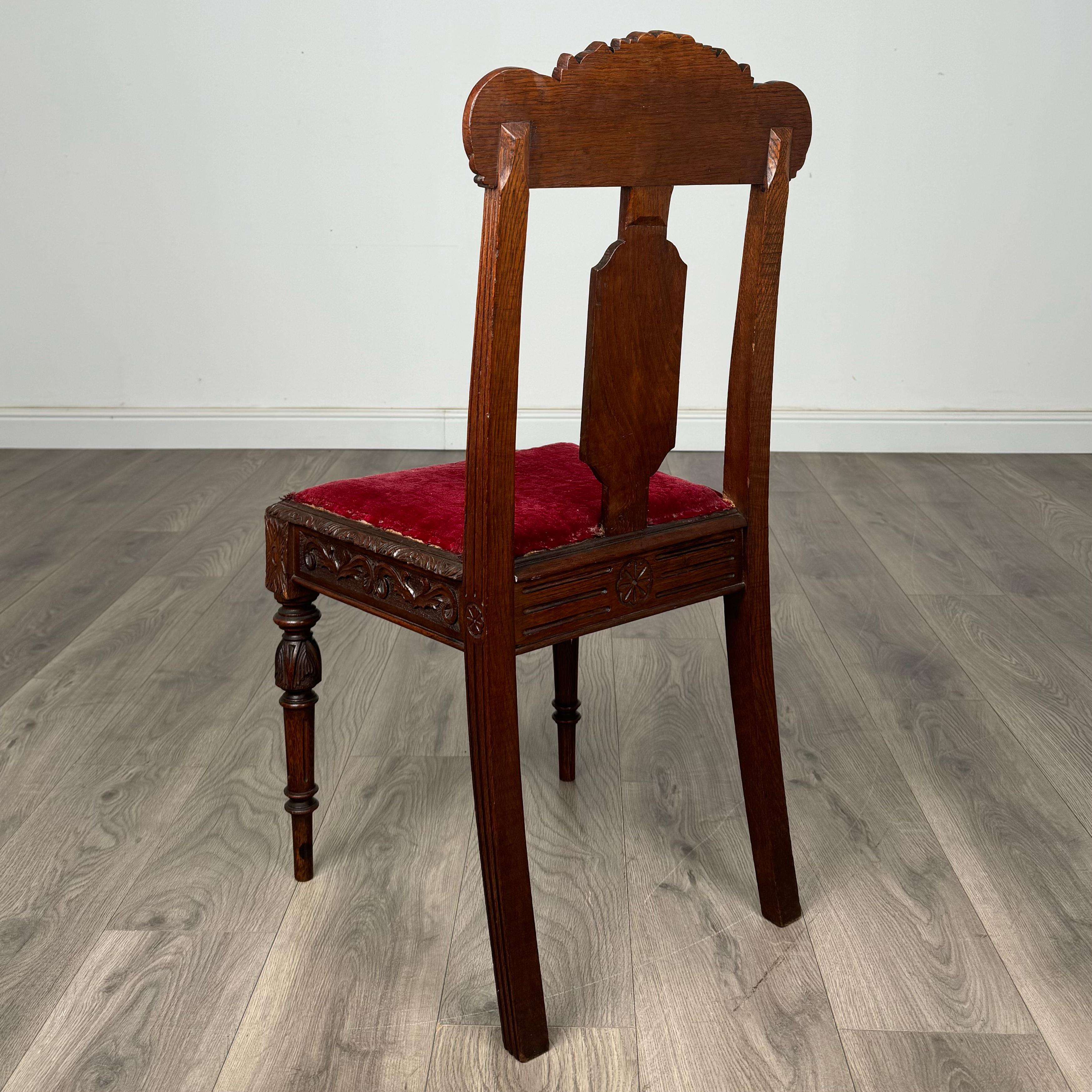 Inglese Antico set di 6 sedie da pranzo in Oak intagliate della fine del XIX secolo ( REF AFS-3424 ) in vendita