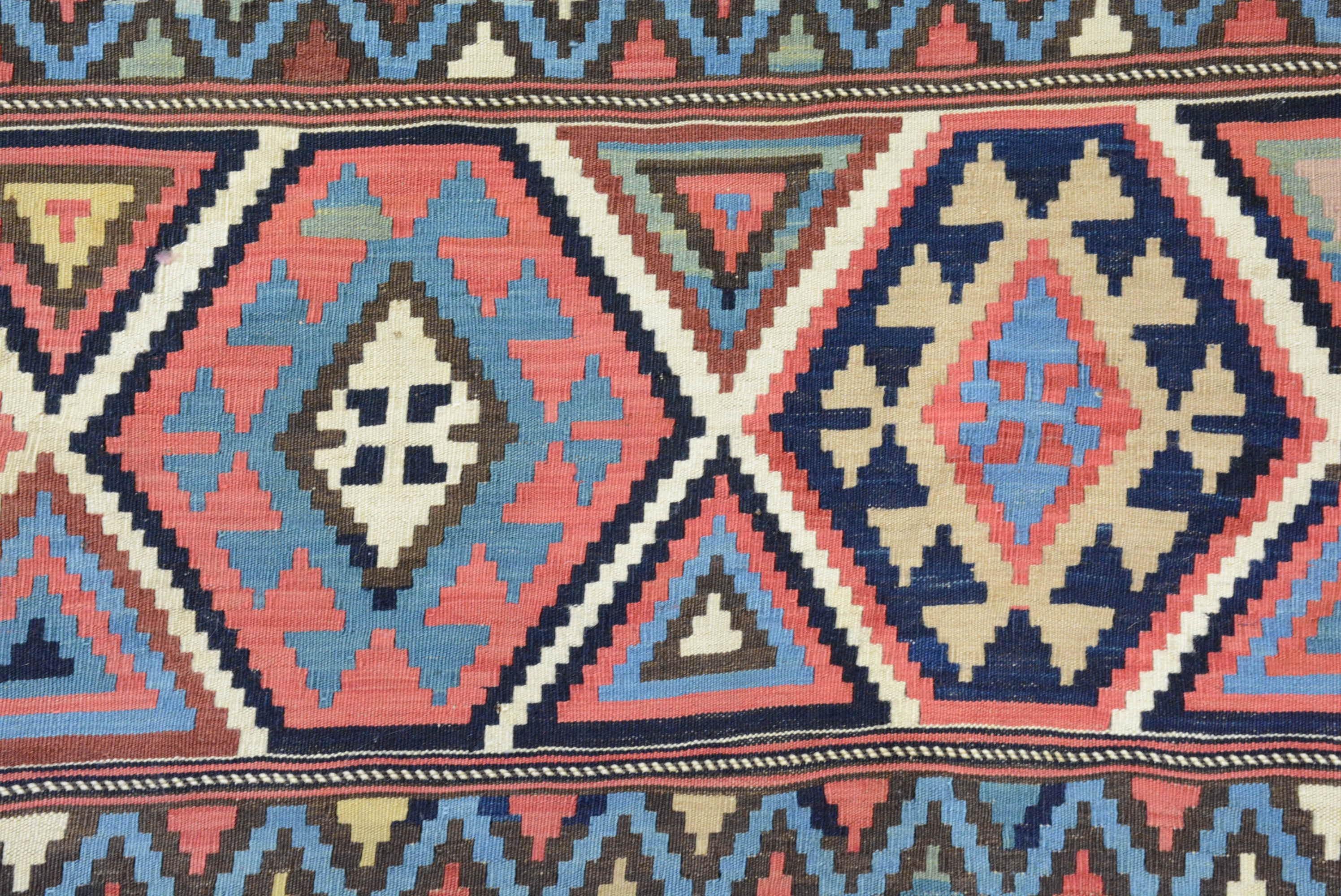 Antiker Schirwan-Kilim aus dem späten 19. (Armenisch) im Angebot