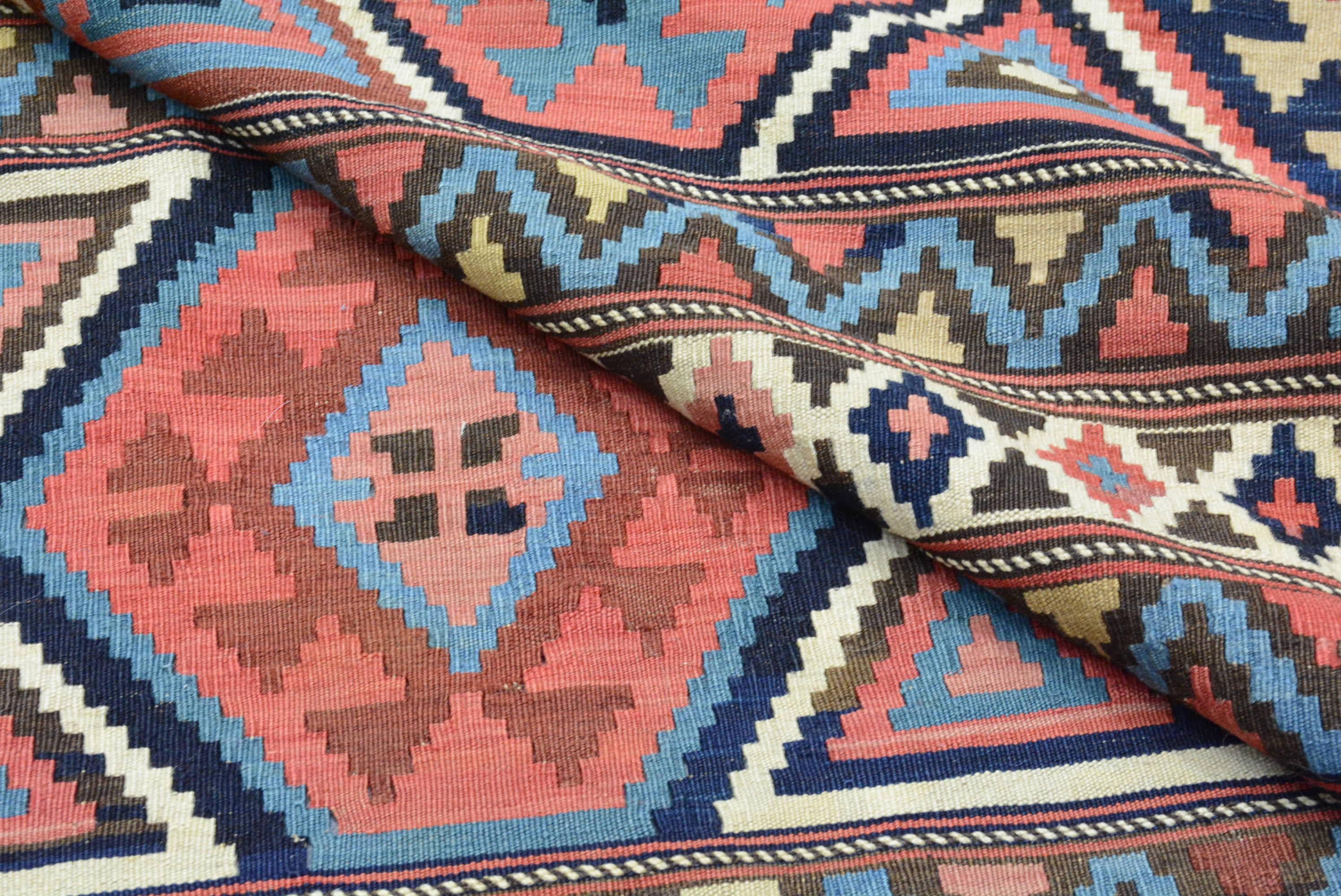 Antiker Schirwan-Kilim aus dem späten 19. im Angebot 1