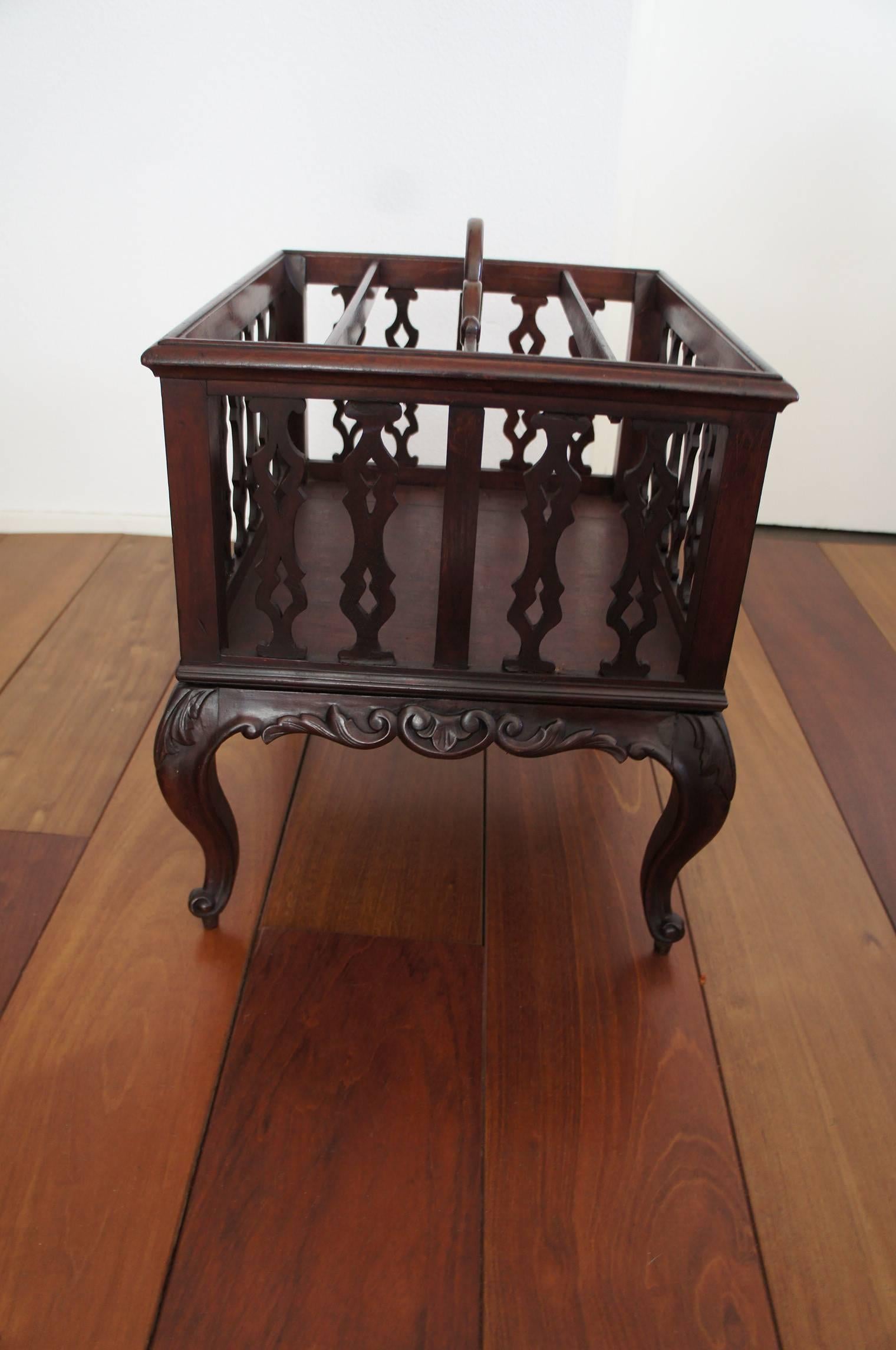 Antique Late 19th Century Victorian Mahogany Canterbury/Magazine Rack In Good Condition In Lisse, NL