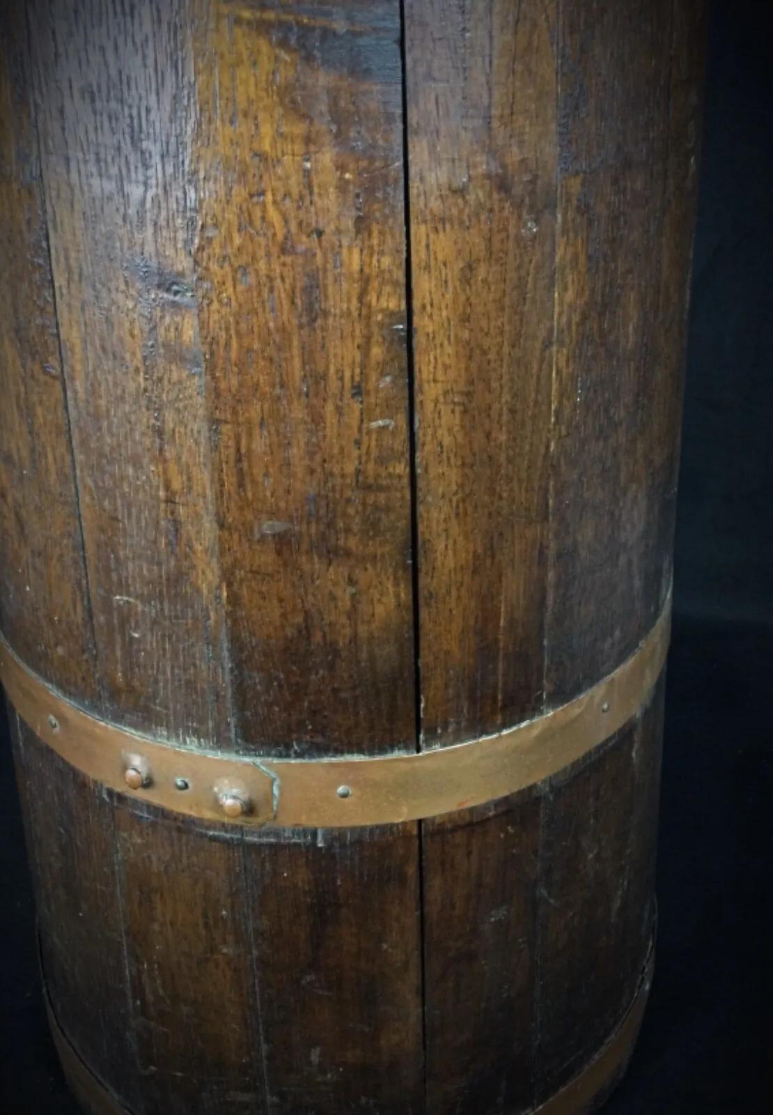 Antique Late 19th-Early 20th Century Wooden Butter Churn with Copper Ban - 2Y305 For Sale 1