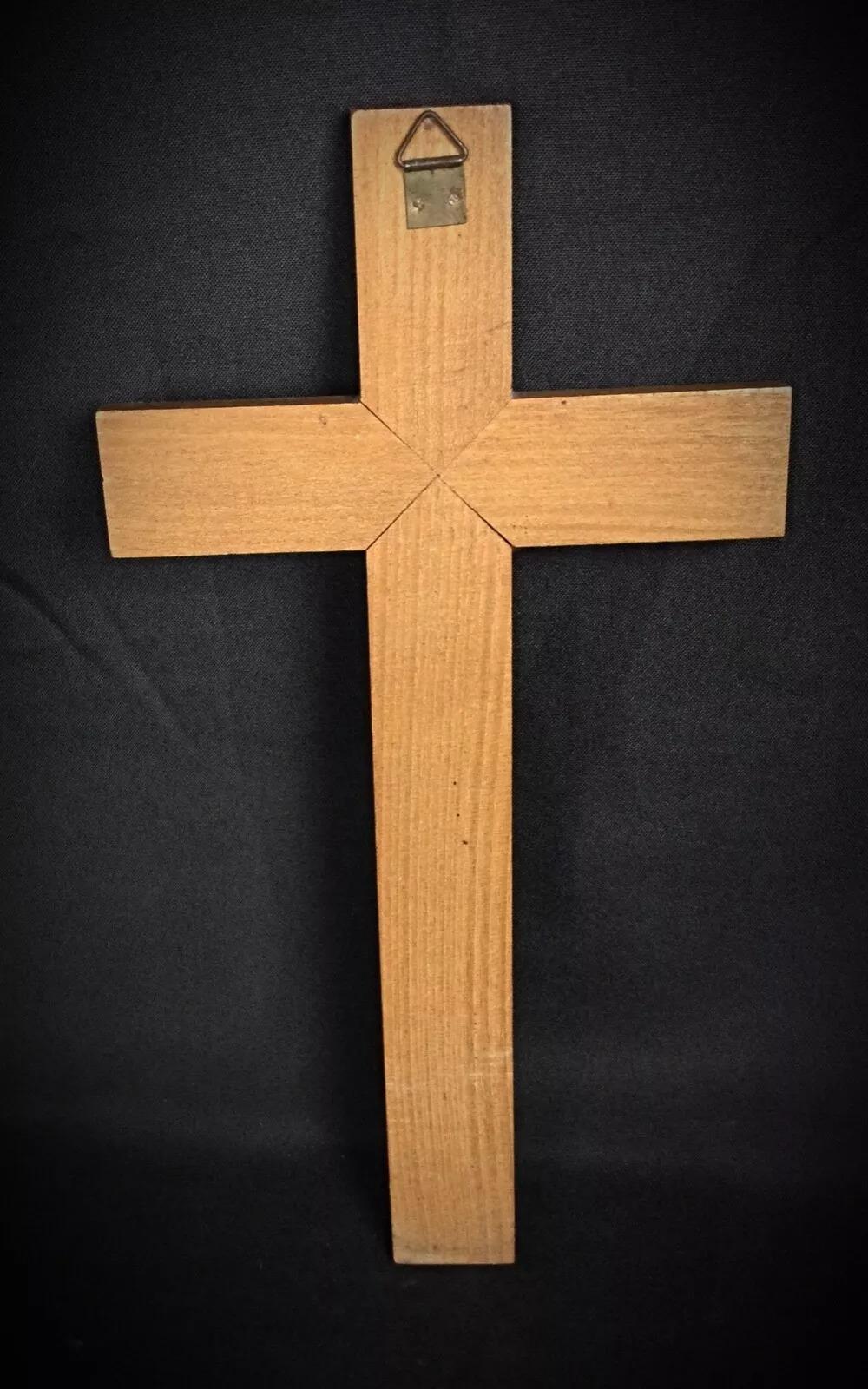 Antique Late 20th Century Wooden Crucifix with Spelter Corpus - 2Y306 For Sale 2