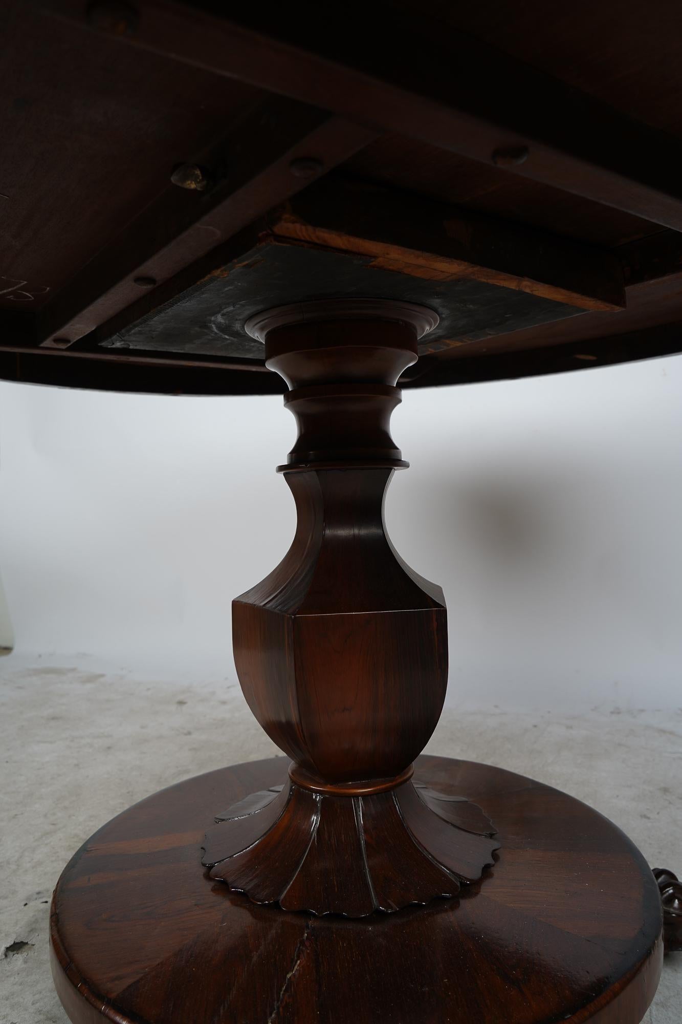 Antique Late Classical American Rosewood Center Table Early 19th C (AF1-108) In Good Condition For Sale In Los Angeles, CA