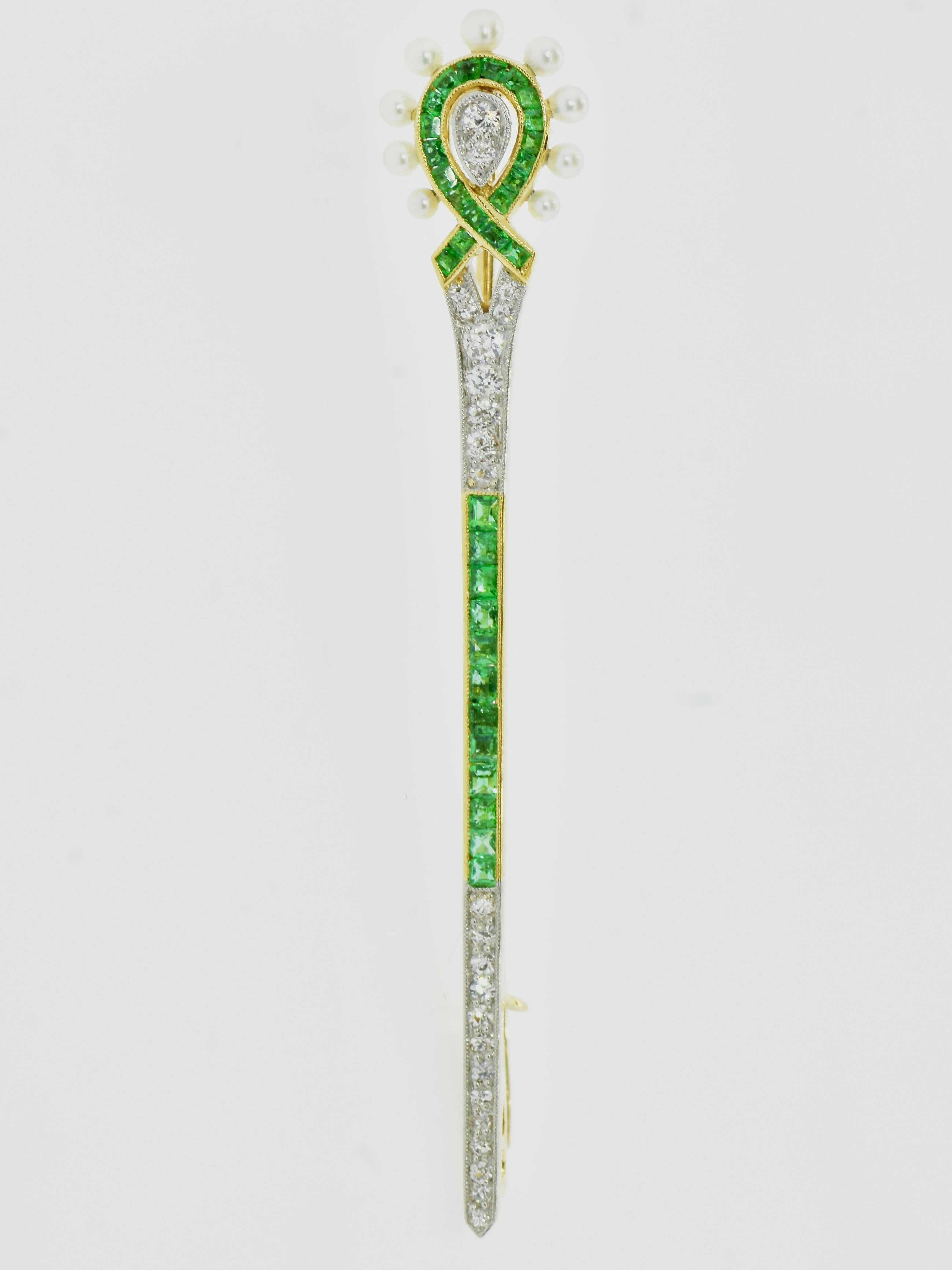 Antike Platinnadel aus Platin mit Diamanten und feinem Smaragd im späten Edwardianischen Stil, um 1919 im Angebot 2