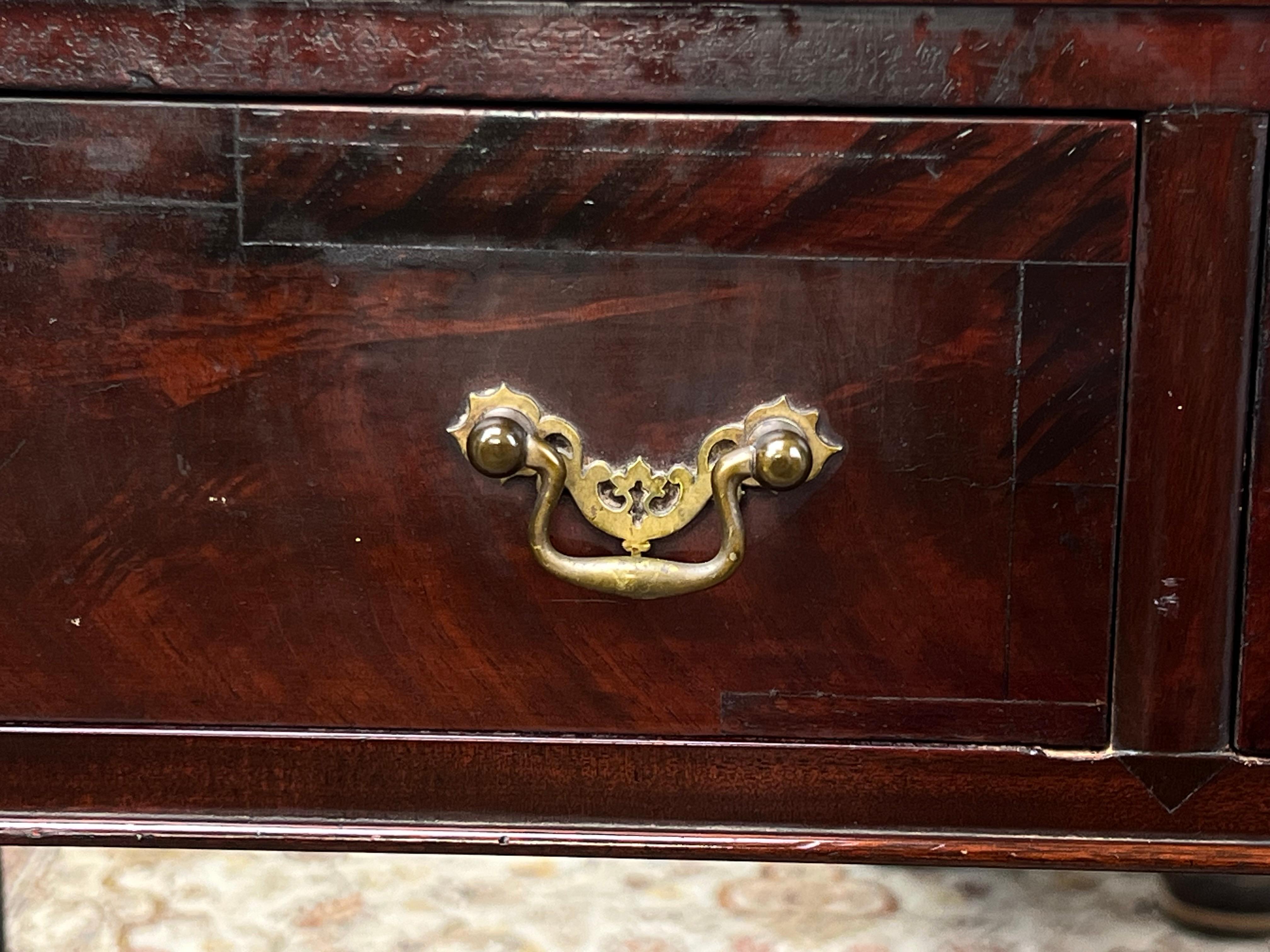 Ancienne table d'embarcadère en acajou de la fin de l'époque fédérale, C.I.C. 1840 en vente 4