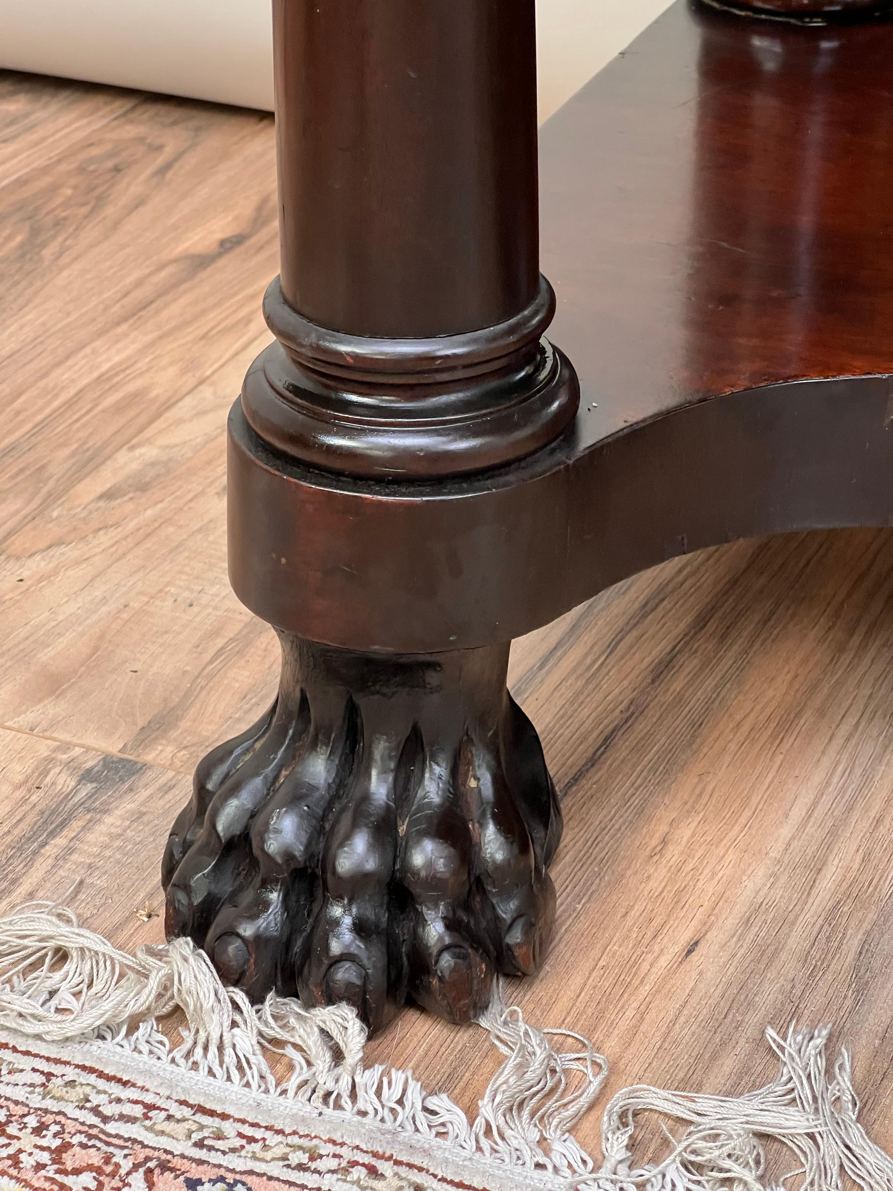 Ancienne table d'embarcadère en acajou de la fin de l'époque fédérale, C.I.C. 1840 en vente 2