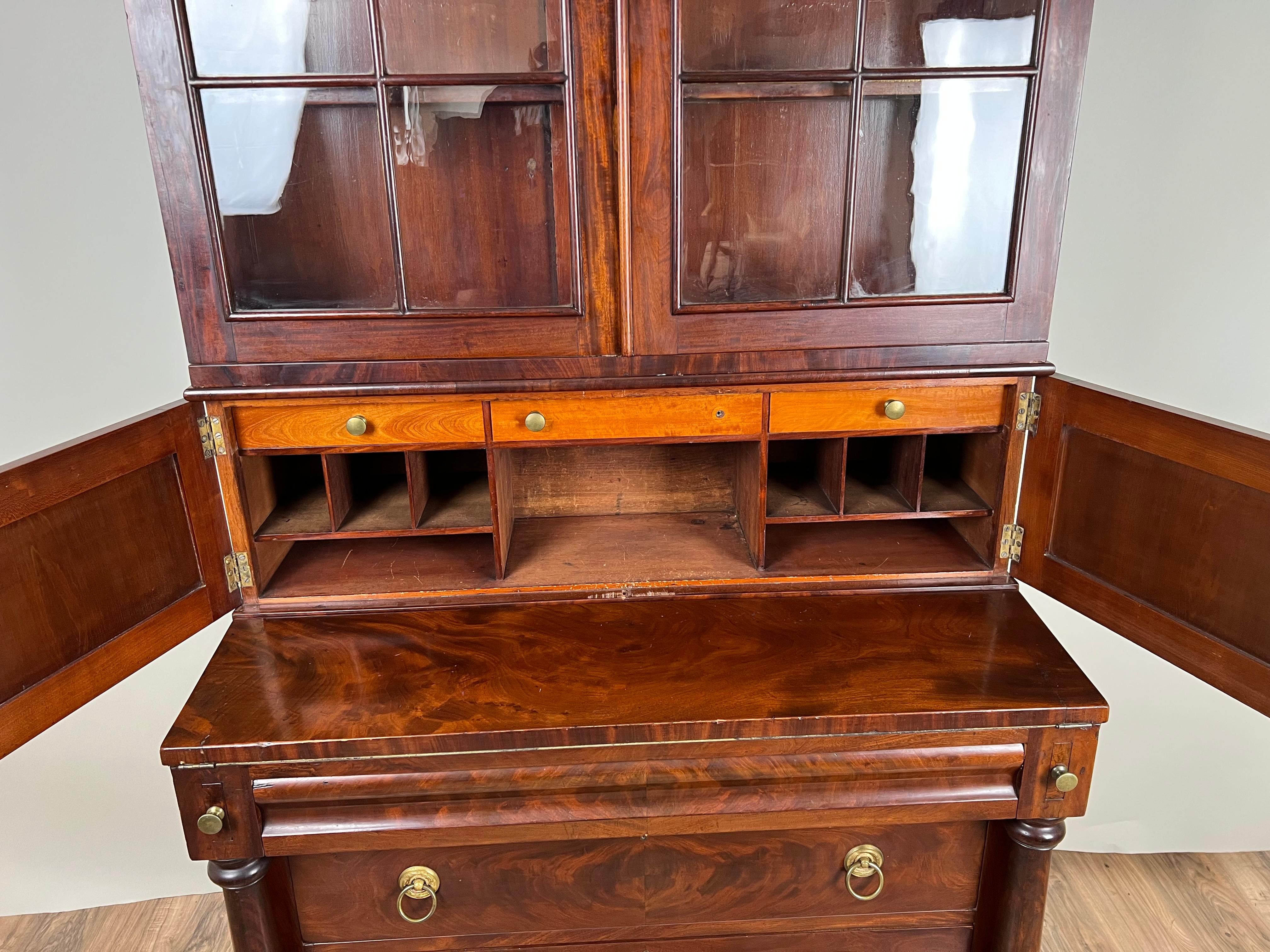 Antica Libreria Plantation in mogano di epoca tardo-federale C.C. Fine anni '30 del XIX secolo In condizioni buone in vendita a Westfield, MA