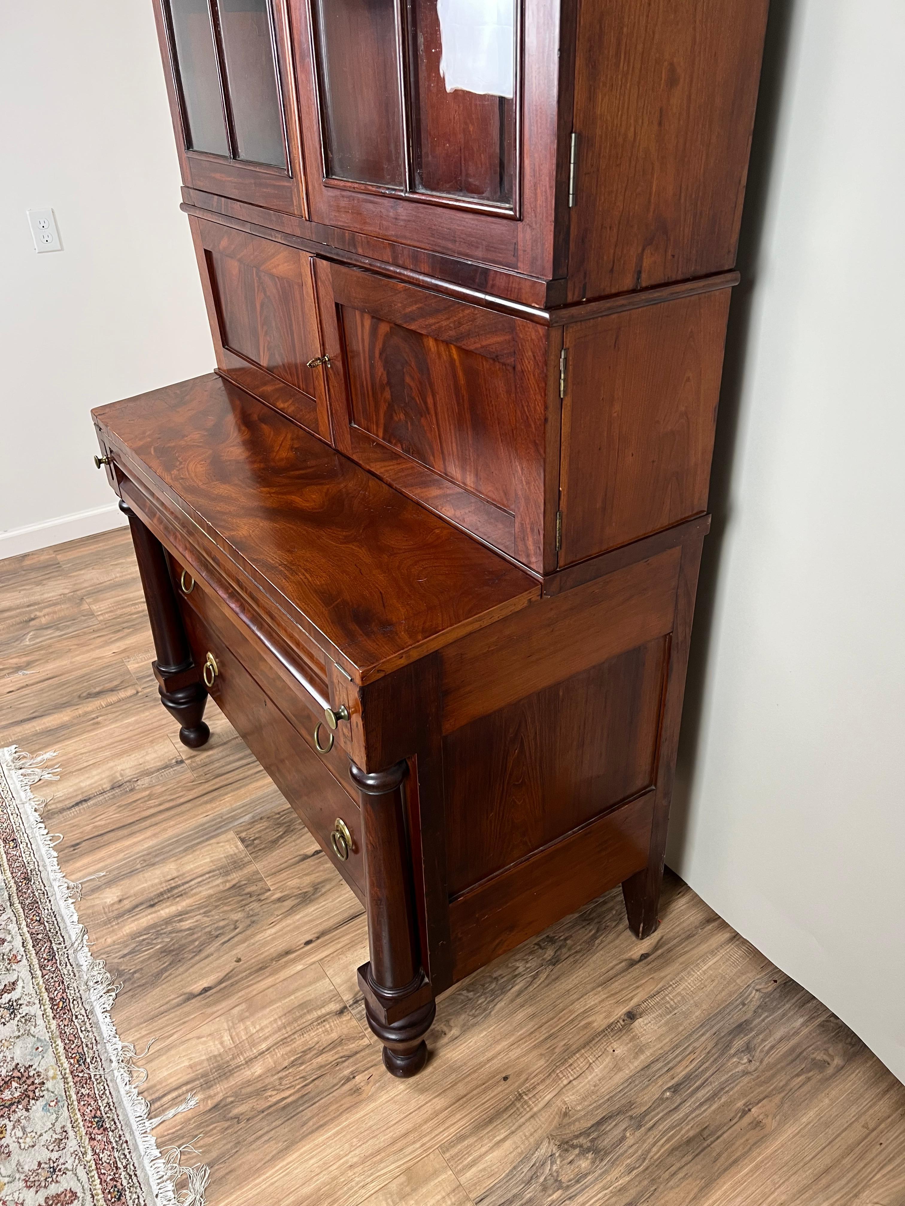 Antica Libreria Plantation in mogano di epoca tardo-federale C.C. Fine anni '30 del XIX secolo in vendita 2