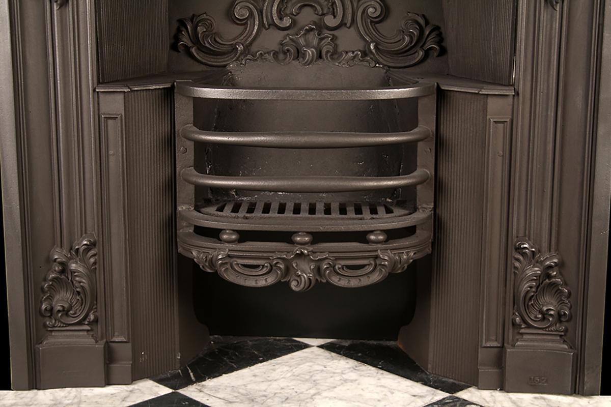 British Antique Late Georgian Fireplace Insert by Carron, Mid-19th Century For Sale
