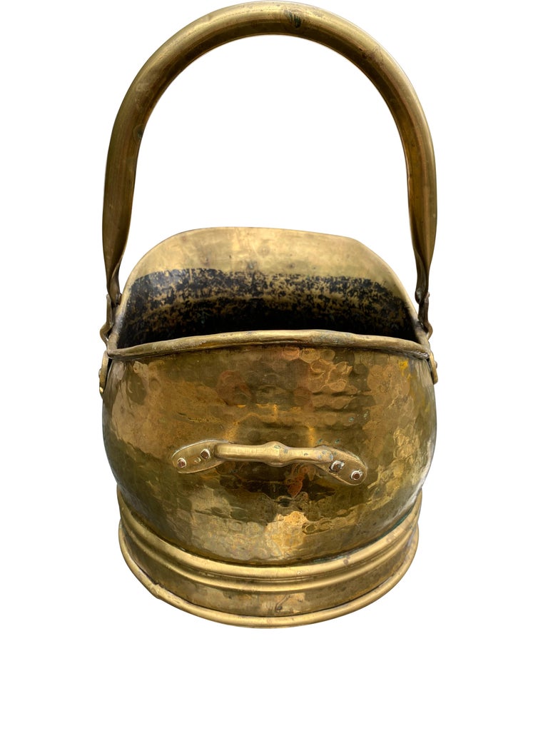 Antique Late Victorian Brass Coal Bucket with FleurdeLis Fittings, circa 1900 For Sale at 1stDibs