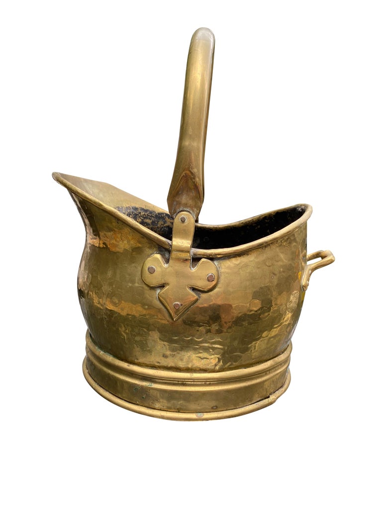 Antique Late Victorian Brass Coal Bucket with FleurdeLis Fittings, circa 1900 For Sale at 1stDibs