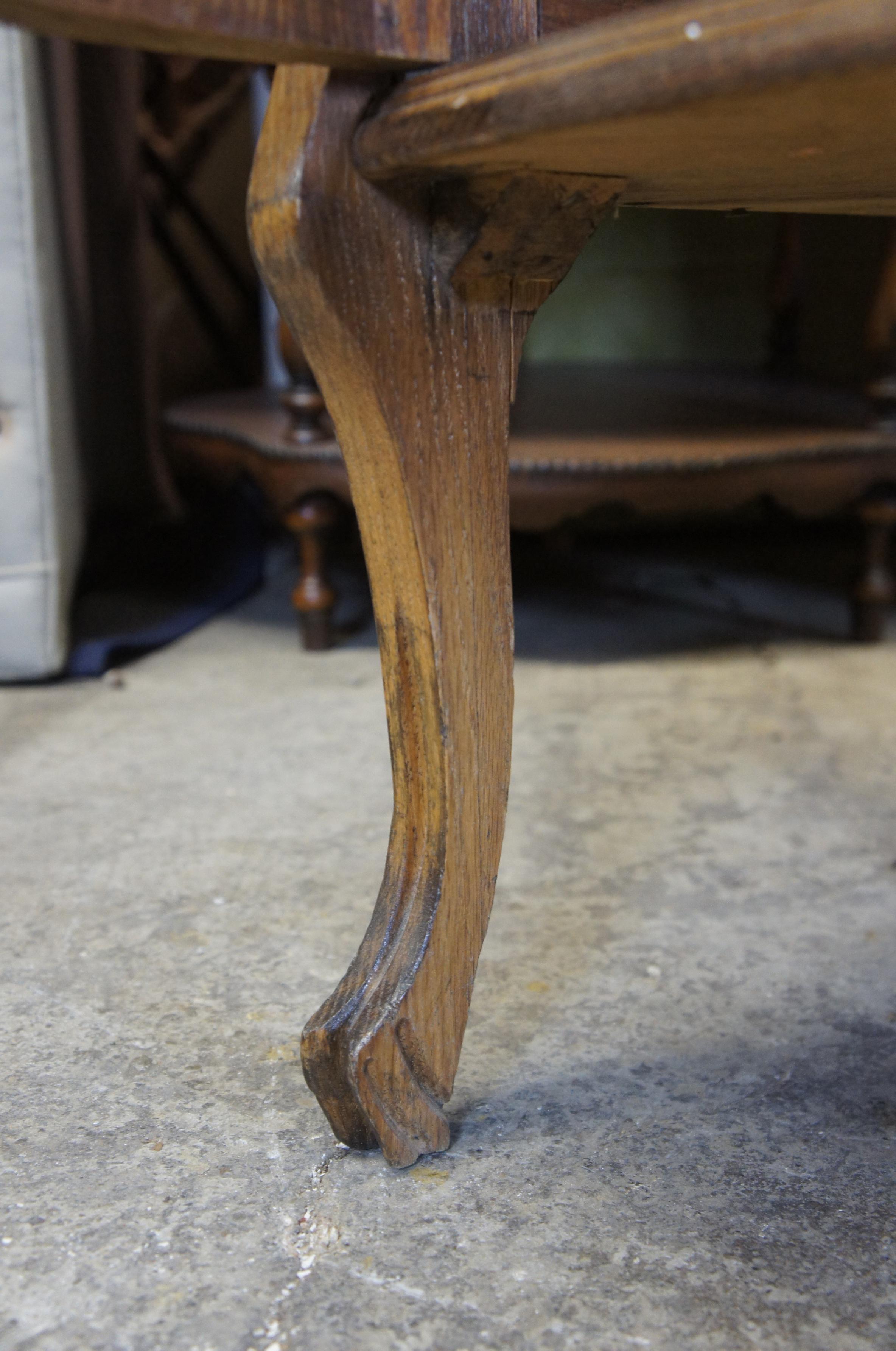 Antique Late Victorian Canadian Oak Corner Display Curio Cabinet In Good Condition In Dayton, OH