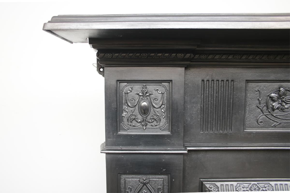 Antique Late Victorian Cast Iron Fireplace Surround In Good Condition In Manchester, GB