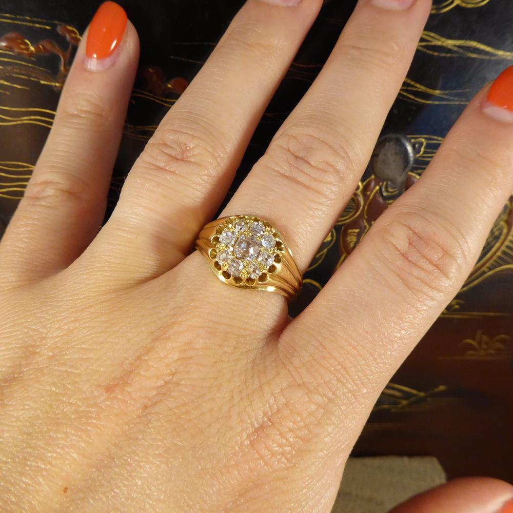 Antique Late Victorian Diamond Cluster Ring in 18 Carat Gold, 0.75 Carat Total 1