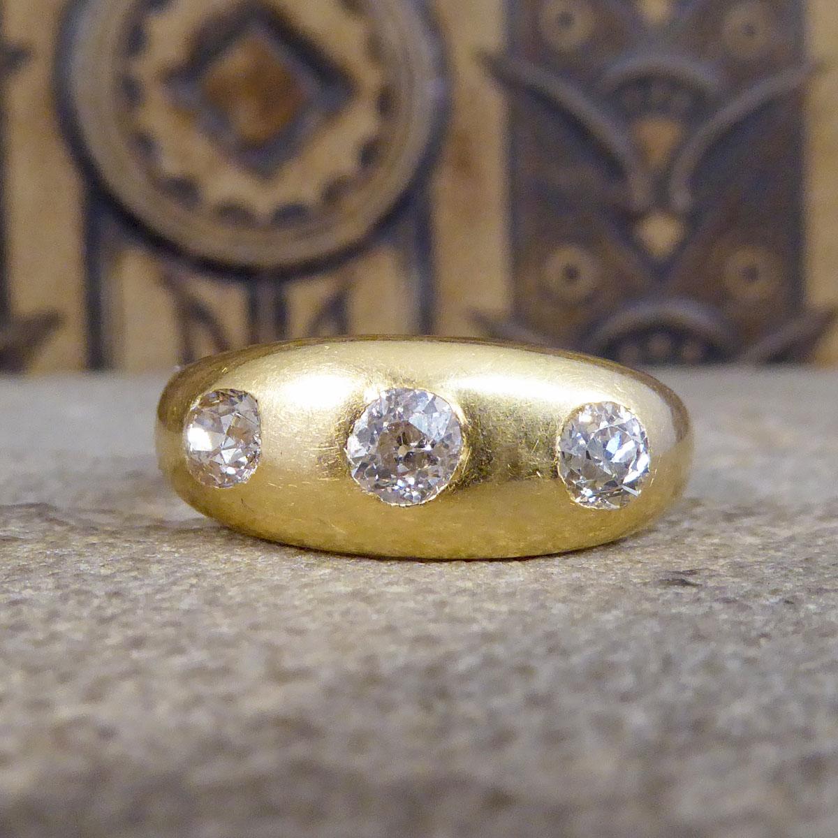 Women's or Men's Antique Late Victorian Diamond Three Stone Gypsy Set Ring in 18ct Yellow Gold