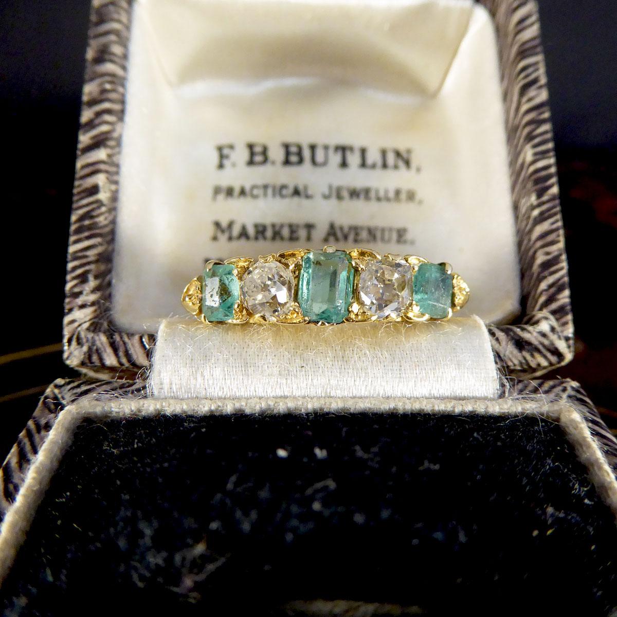 Antique Late Victorian Emerald and Diamond Five Stone Ring Modelled in 18ct Gold 5