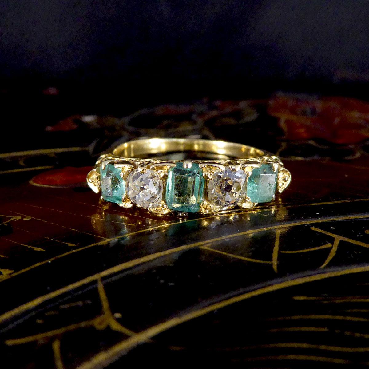 Antique Late Victorian Emerald and Diamond Five Stone Ring Modelled in 18ct Gold 4