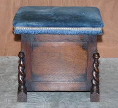 Antique Late Victorian English Oak Footstool / Ottoman Lions Head Brass Handles