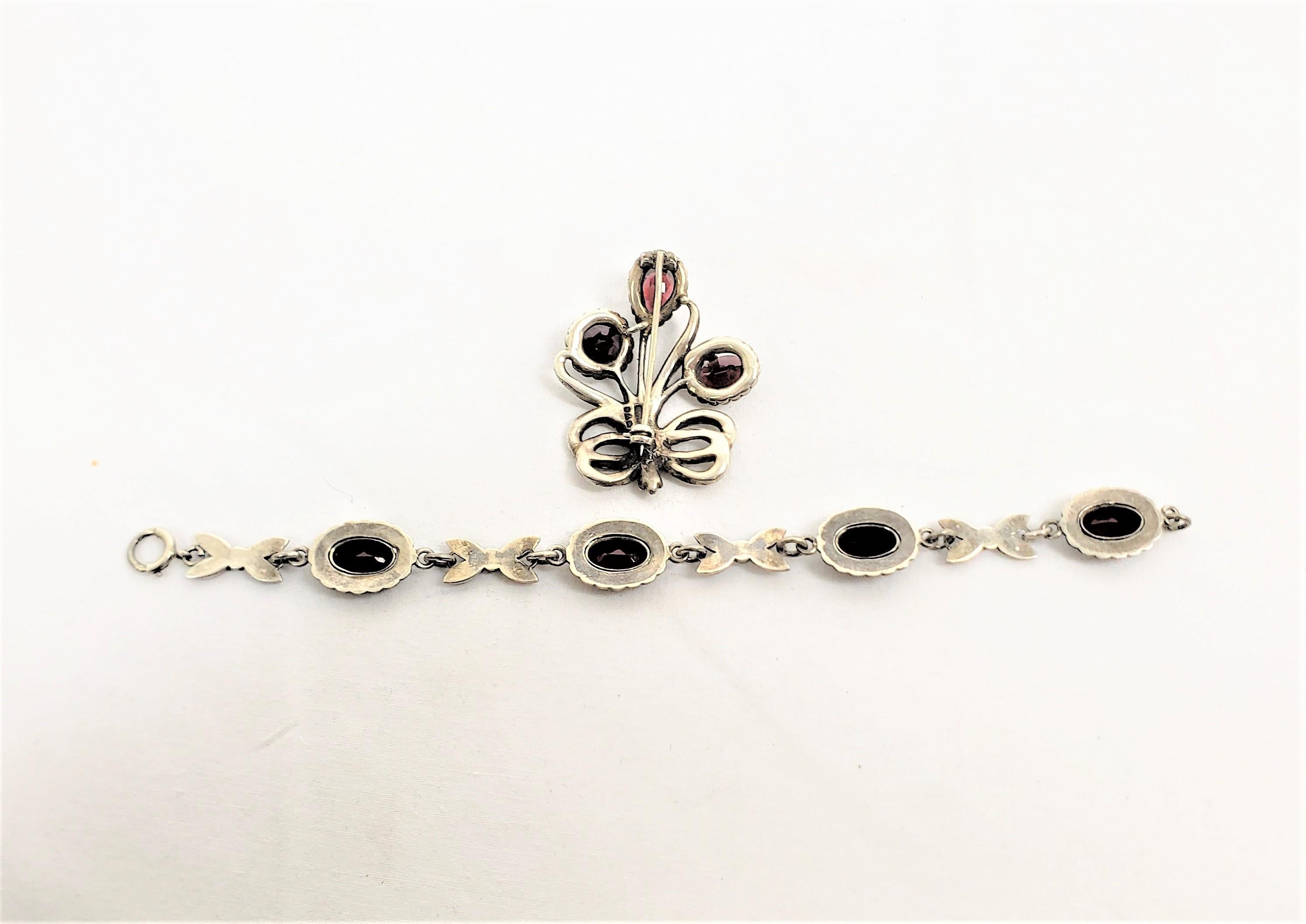 Victorien tardif Ensemble de broches et de bracelets en argent sterling et grenat de la fin de l'ère victorienne en vente