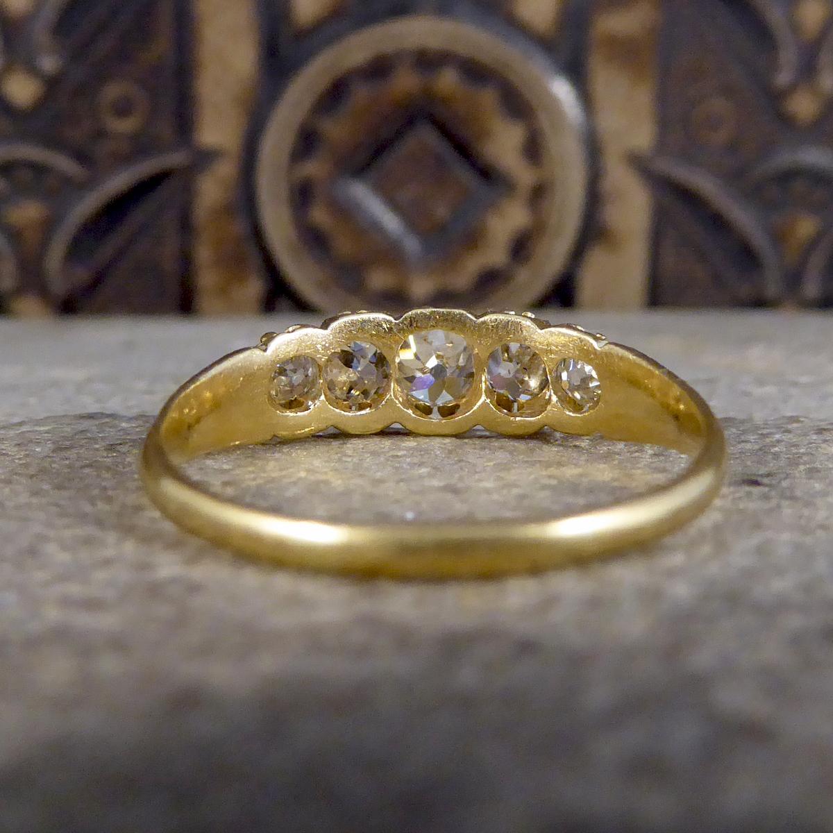 Women's or Men's Antique Late Victorian Five Stone Diamond Cushion Cut Ring in 18ct Yellow Gold